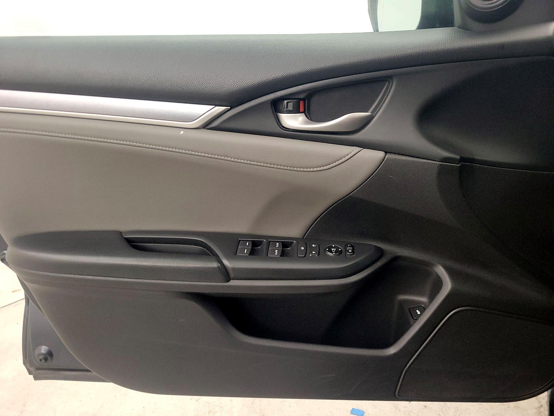 Thumbnail: 2016 Honda Civic - 12