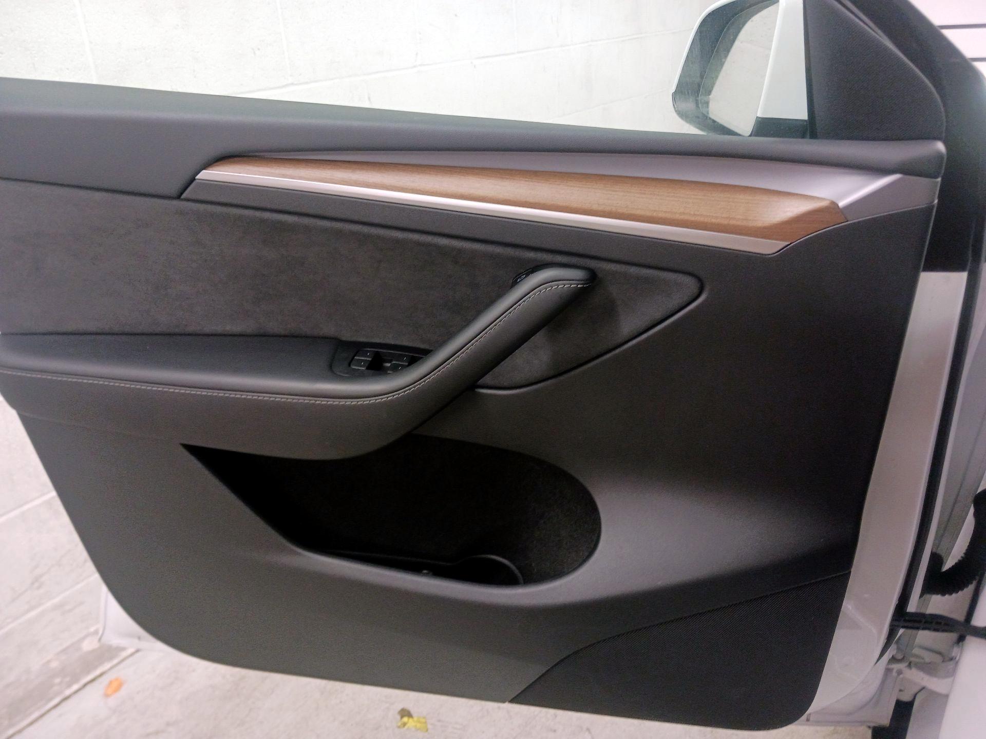 Thumbnail: 2023 Tesla Model Y - 12