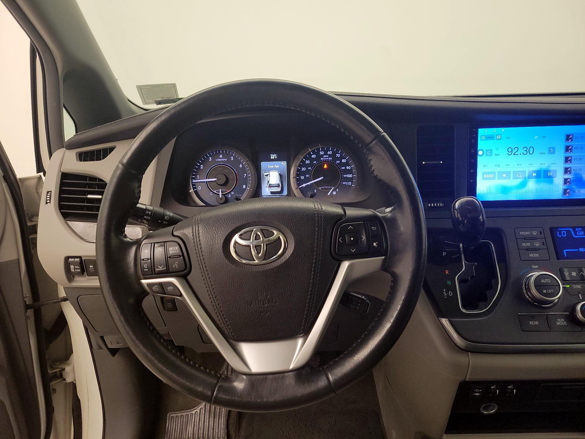 Thumbnail: 2015 Toyota Sienna - 10