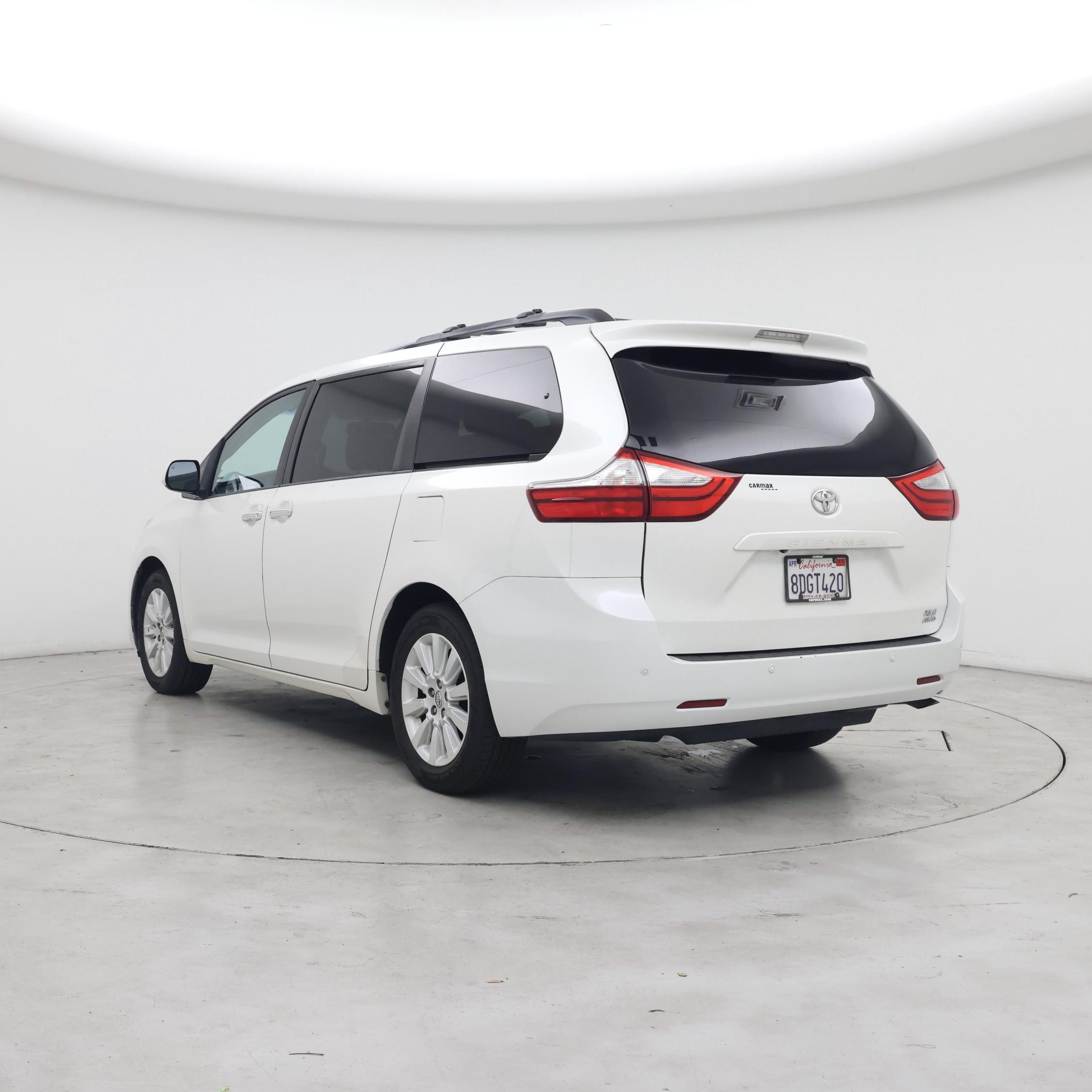 Thumbnail: 2015 Toyota Sienna - 2