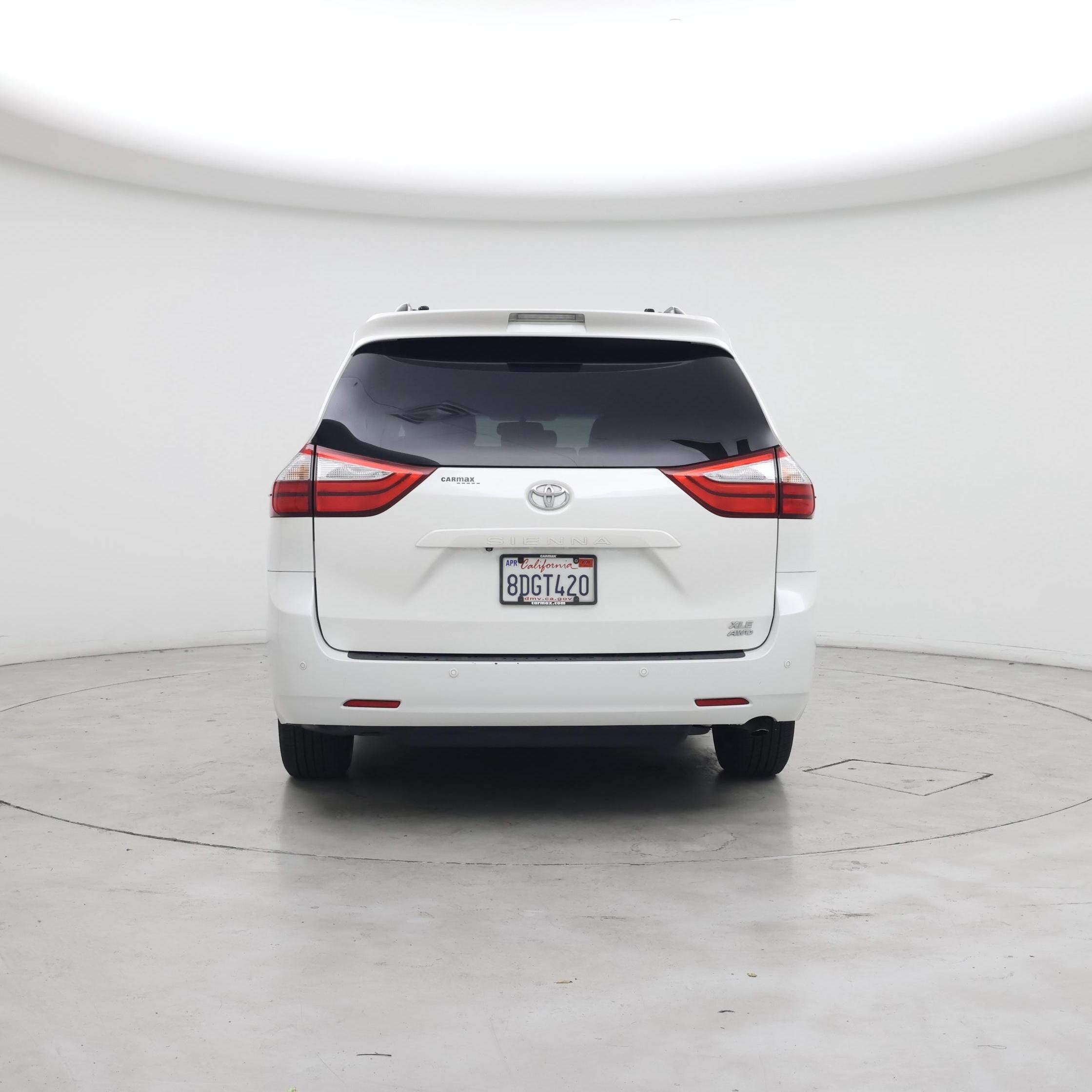 Thumbnail: 2015 Toyota Sienna - 6