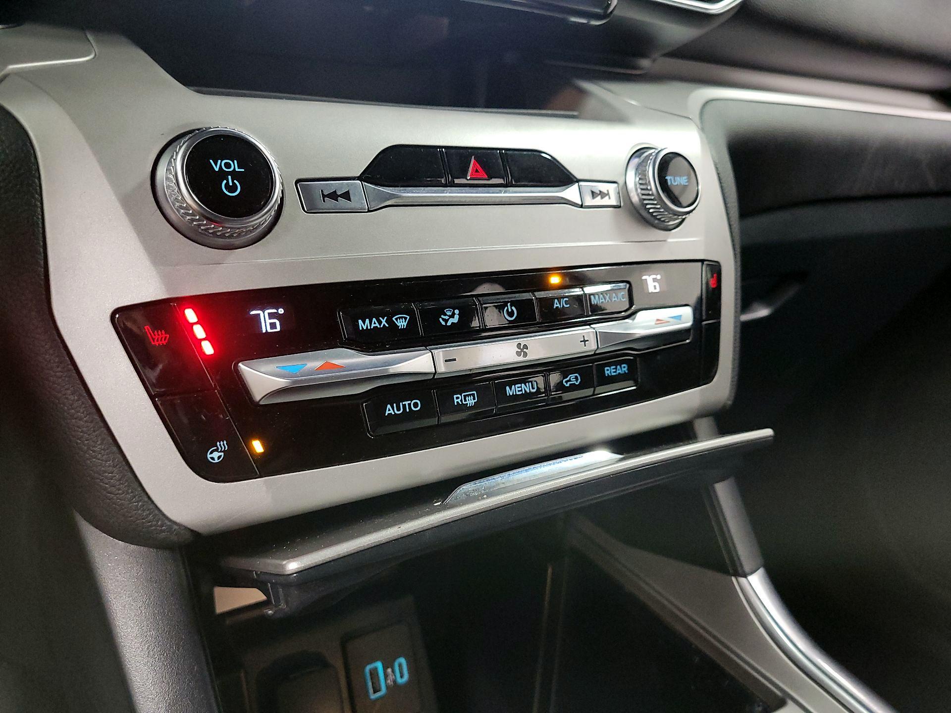 Thumbnail: 2020 Ford Explorer - 17