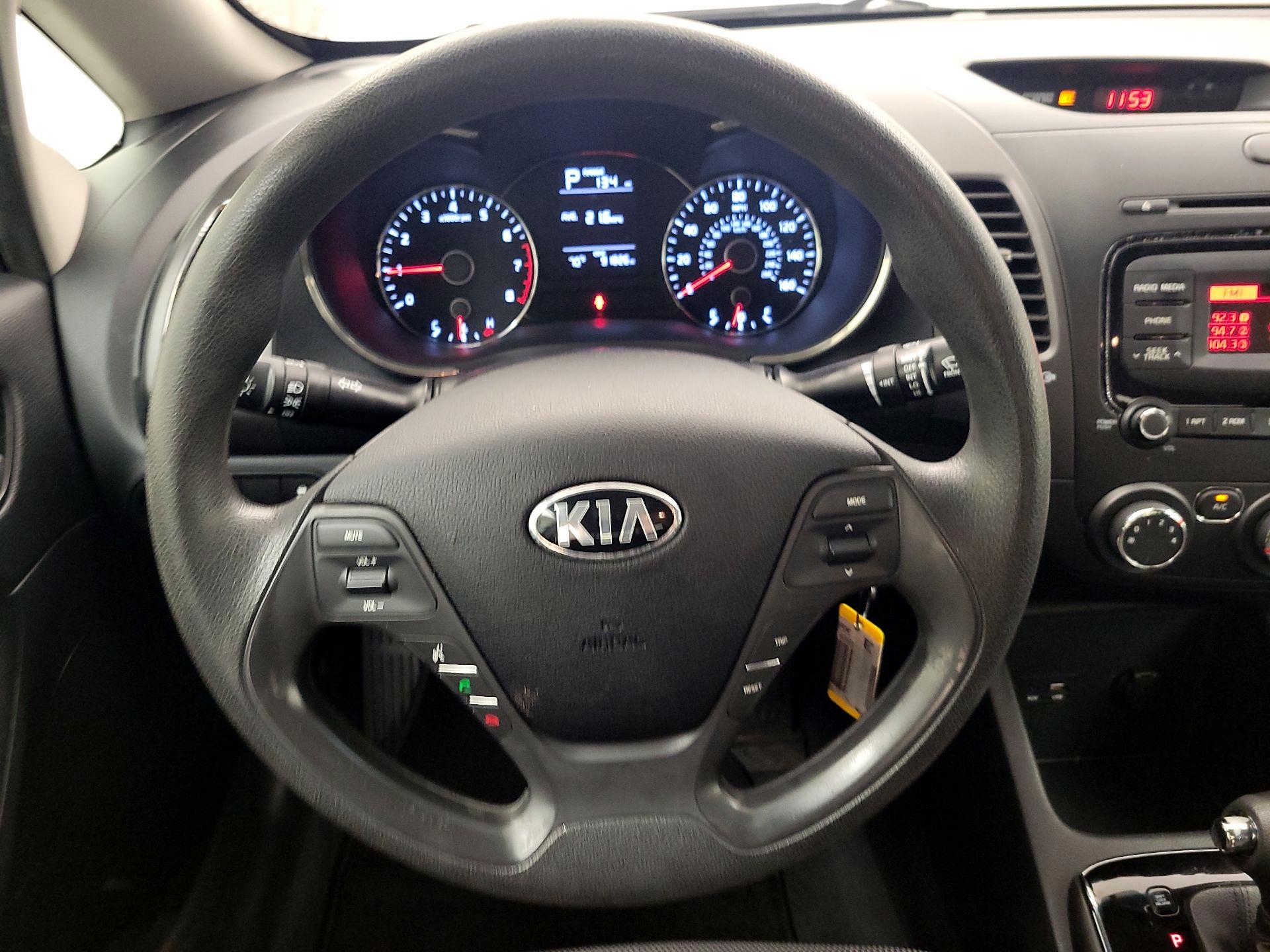 Thumbnail: 2017 Kia Forte - 10