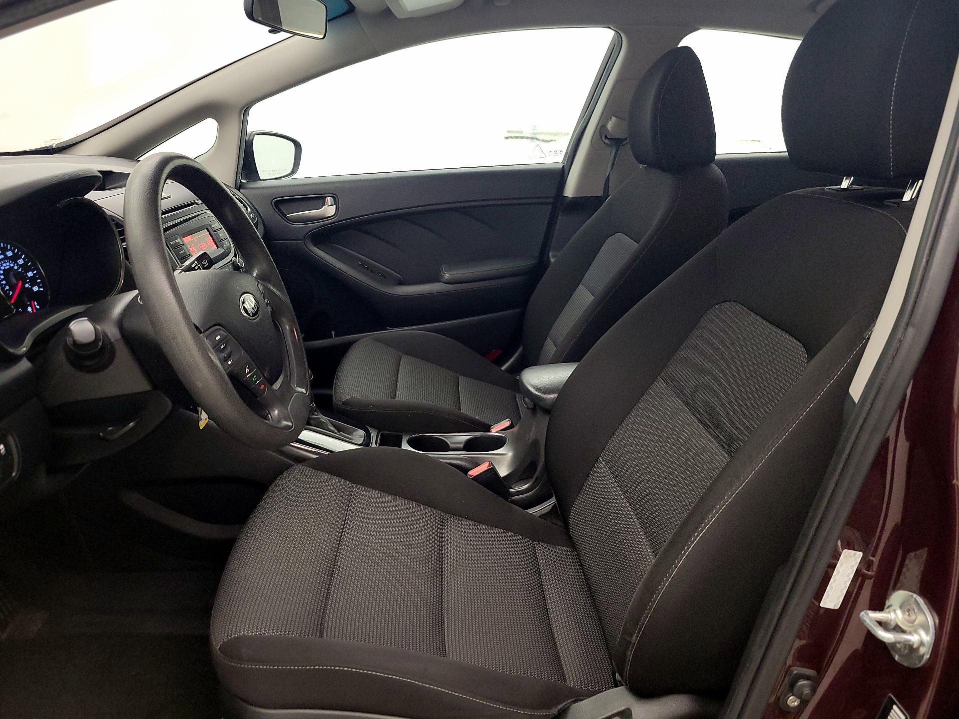 Thumbnail: 2017 Kia Forte - 11