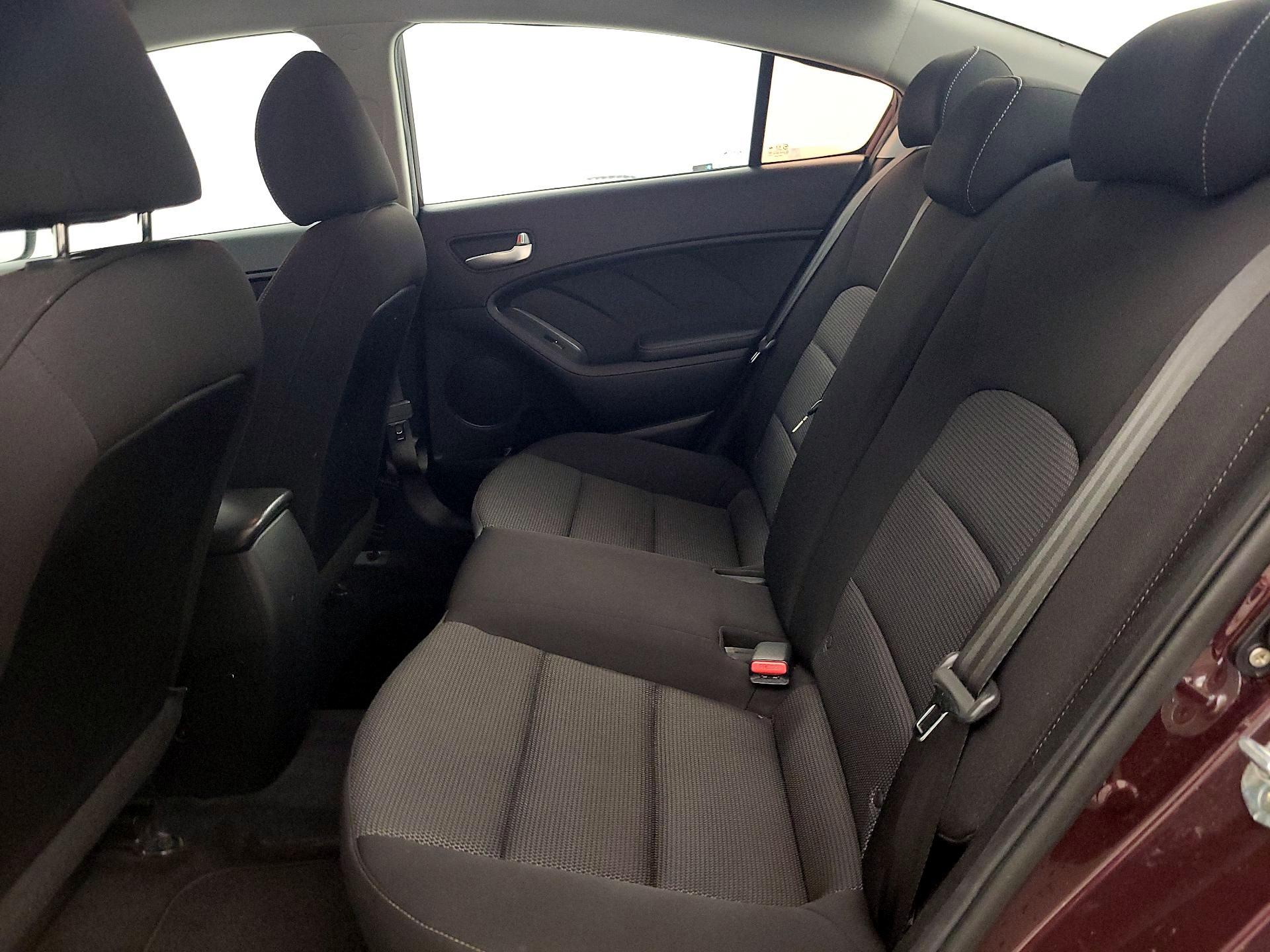 Thumbnail: 2017 Kia Forte - 17