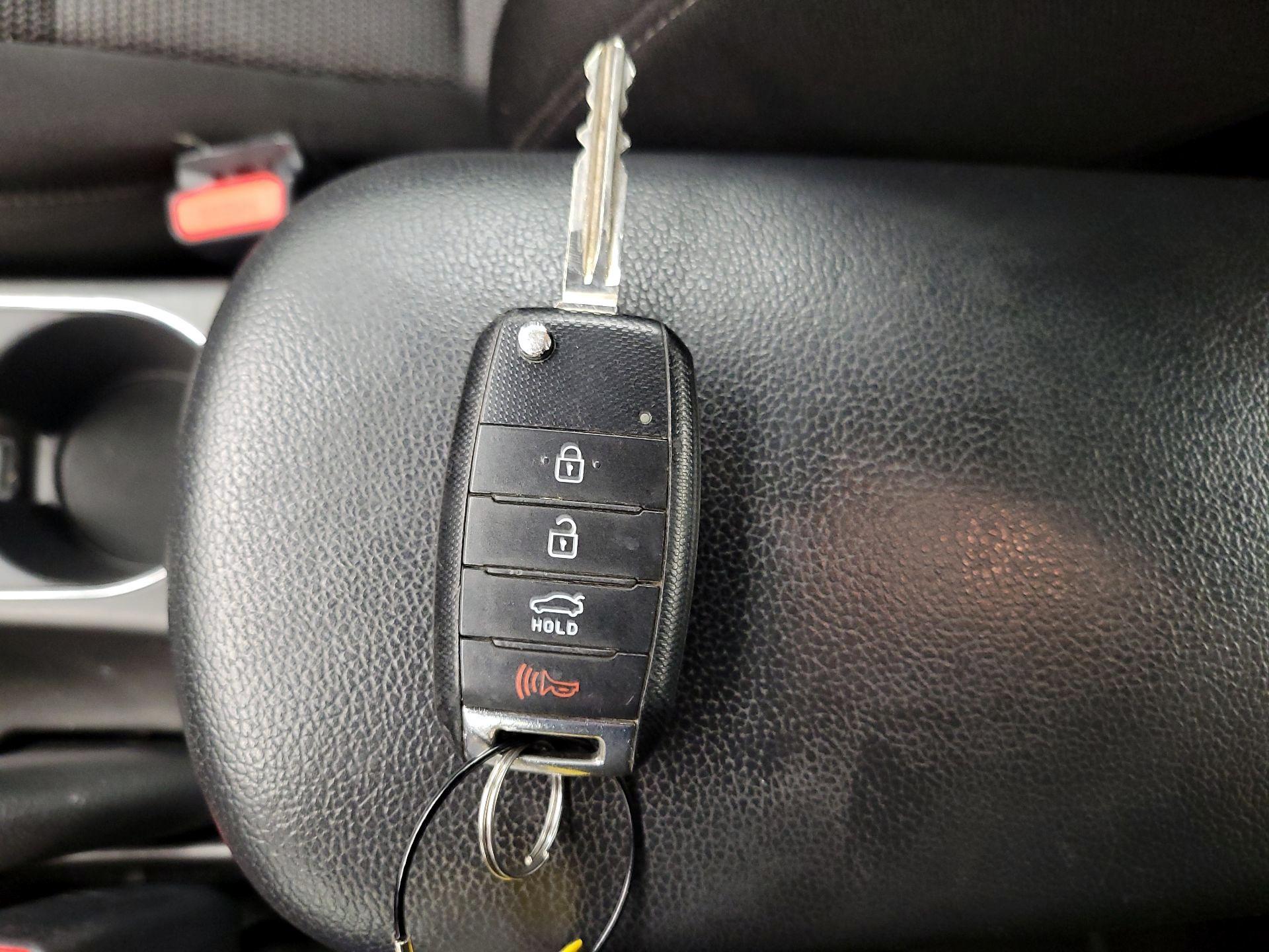 Thumbnail: 2017 Kia Forte - 20