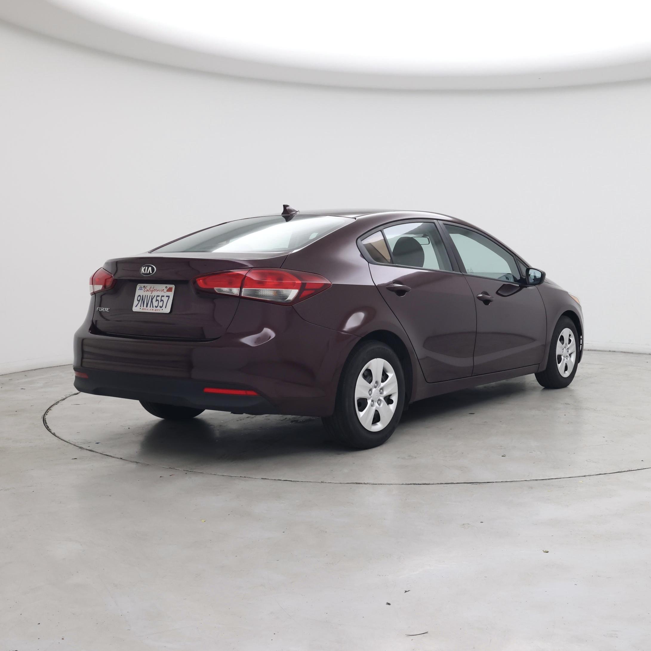 Thumbnail: 2017 Kia Forte - 8