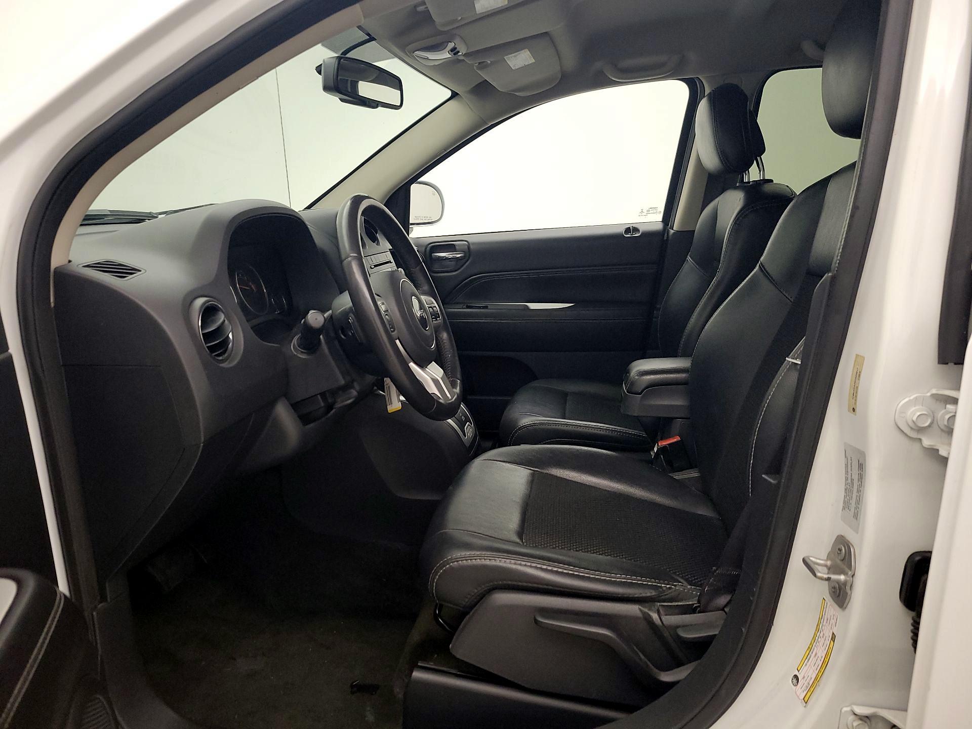 Thumbnail: 2016 Jeep Compass - 11