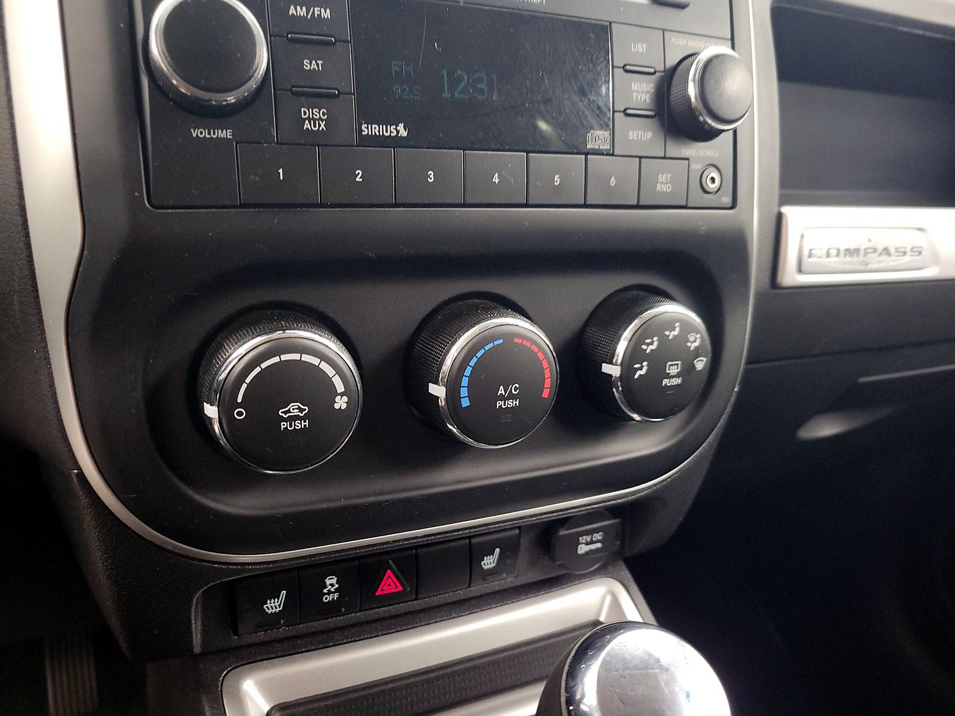 Thumbnail: 2016 Jeep Compass - 14