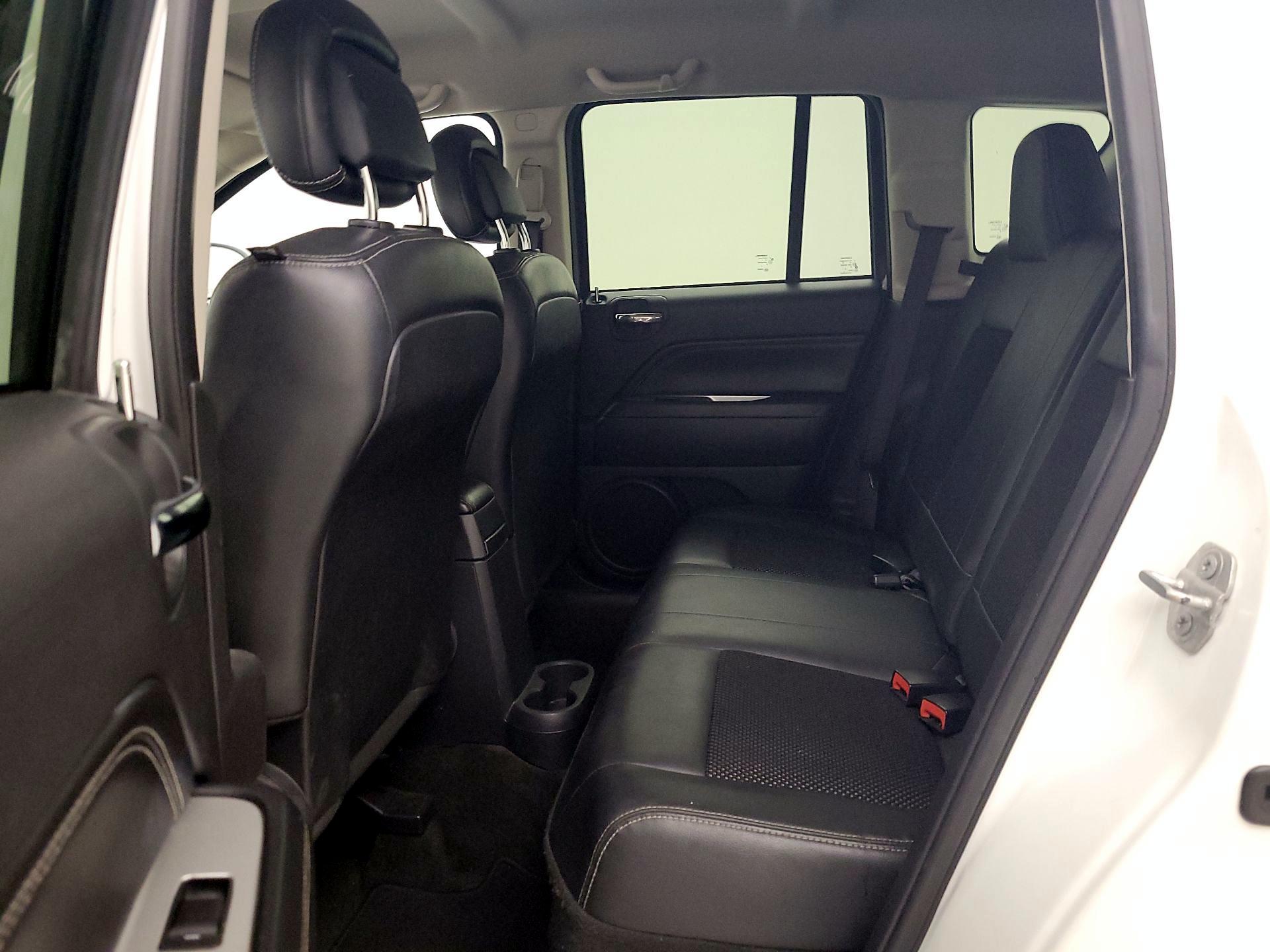 Thumbnail: 2016 Jeep Compass - 17