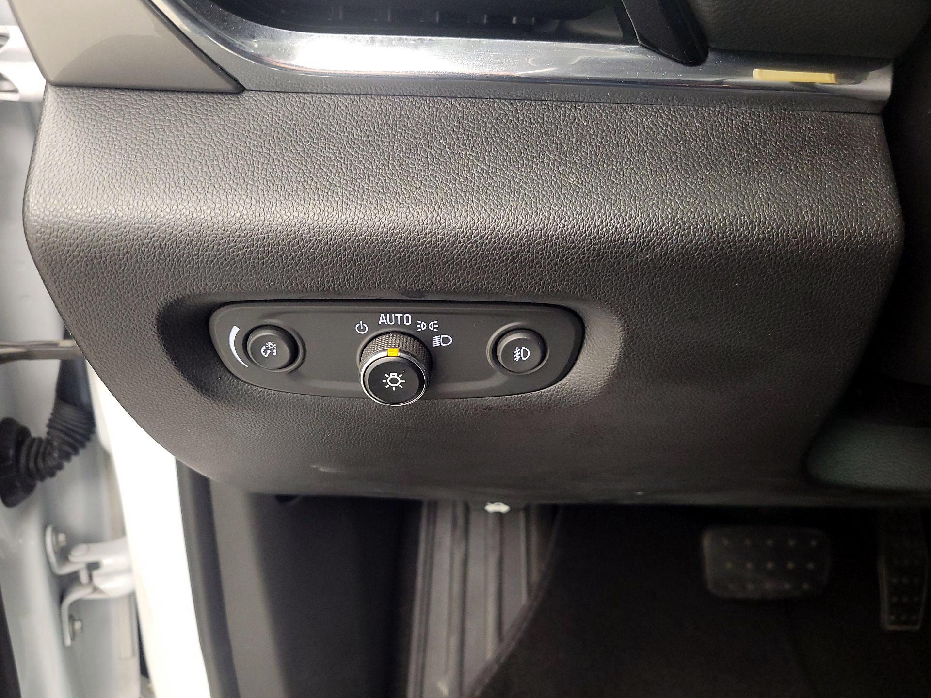 Thumbnail: 2018 Chevrolet Traverse - 11