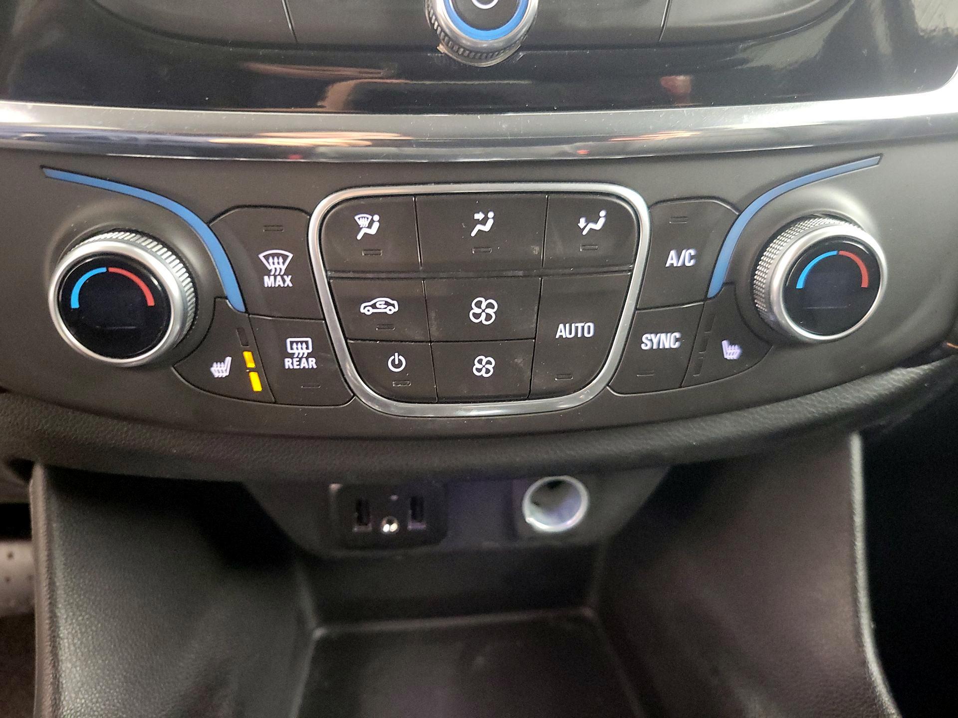 Thumbnail: 2018 Chevrolet Traverse - 15