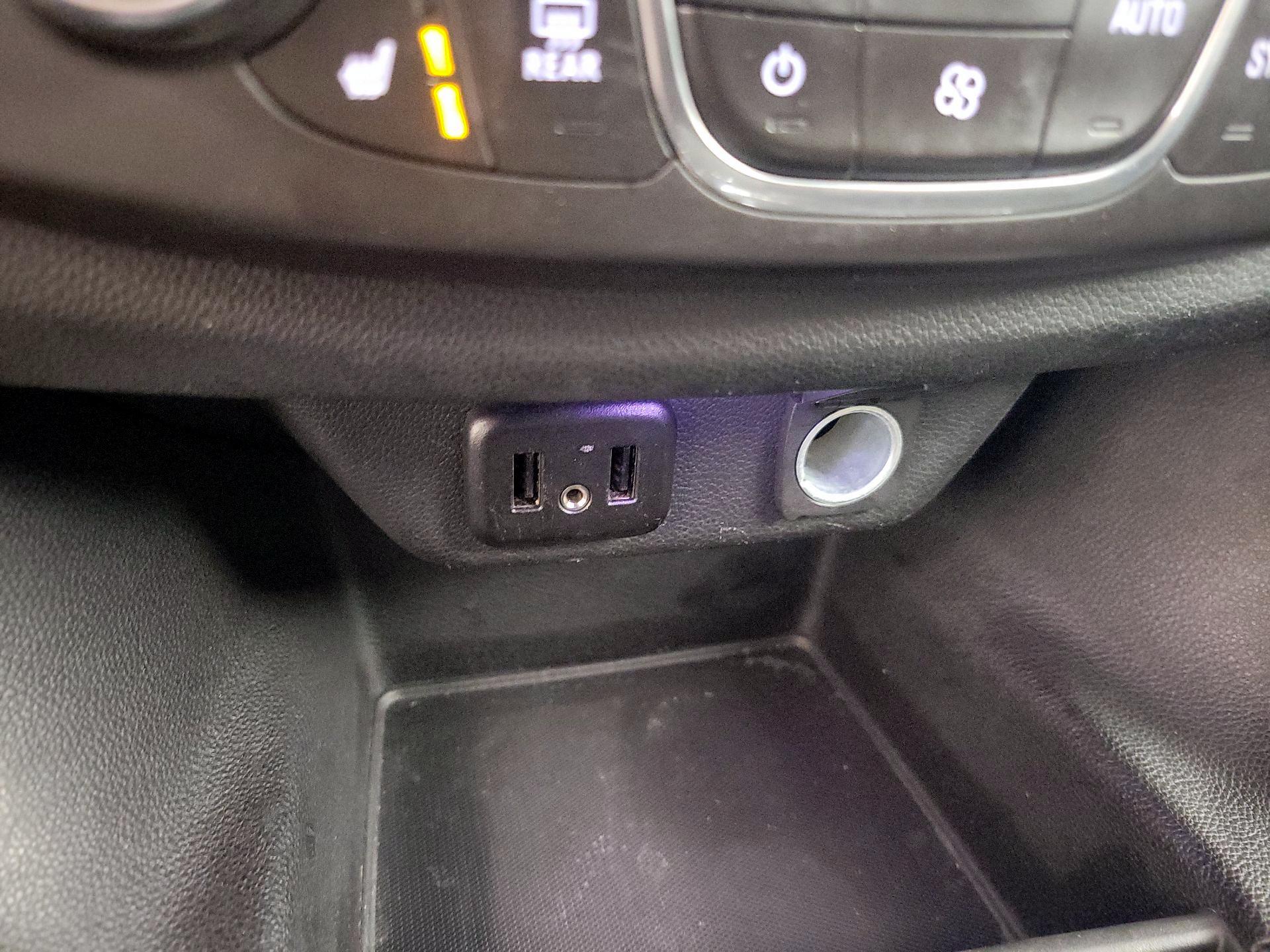 Thumbnail: 2018 Chevrolet Traverse - 17