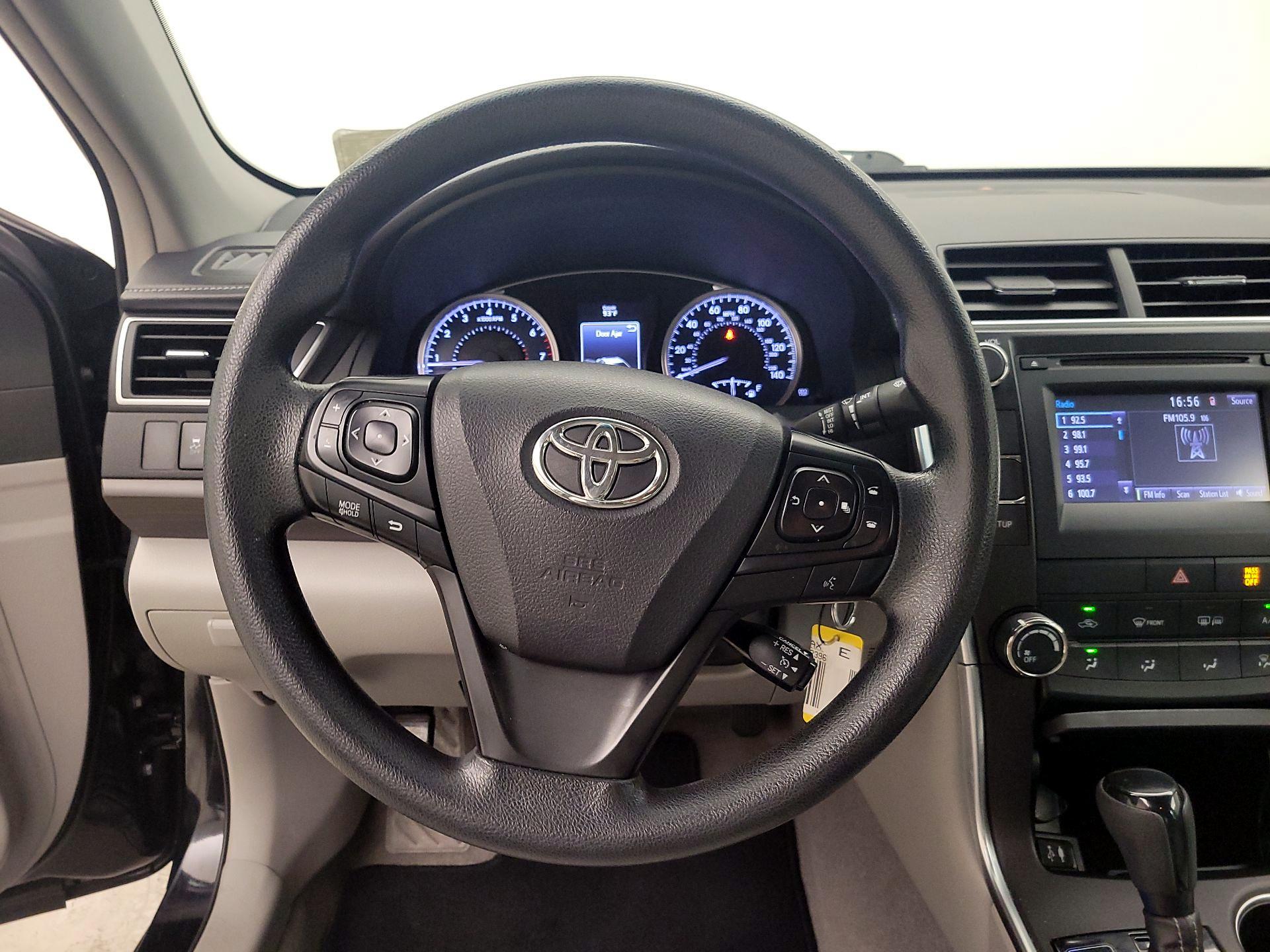 Thumbnail: 2016 Toyota Camry - 10