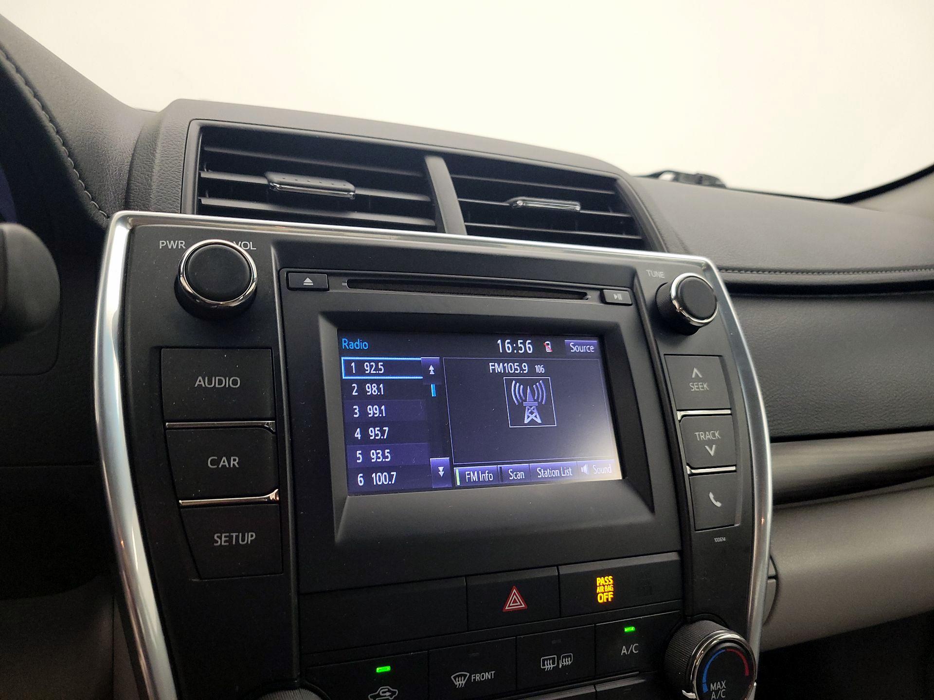 Thumbnail: 2016 Toyota Camry - 15