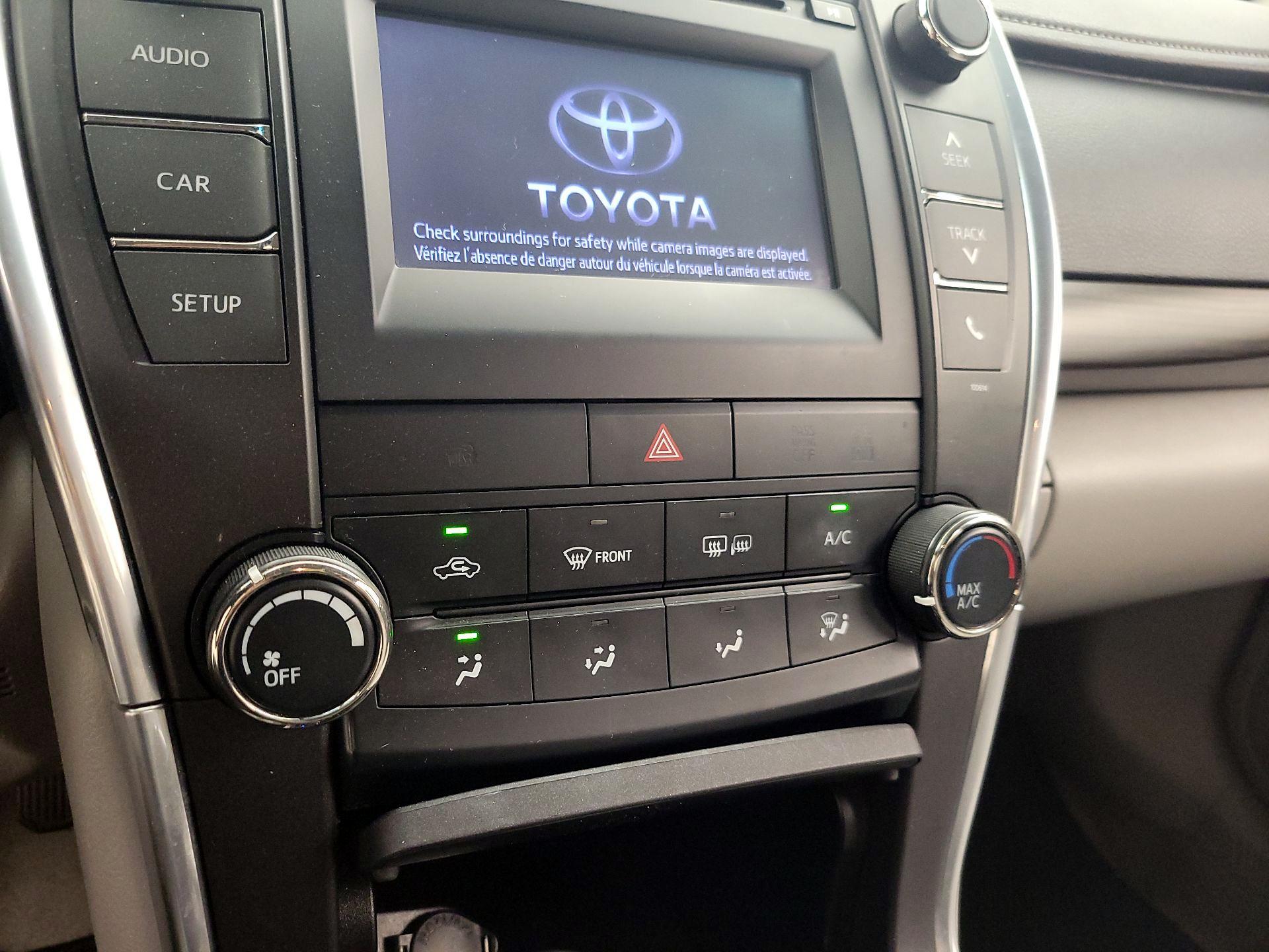 Thumbnail: 2016 Toyota Camry - 16