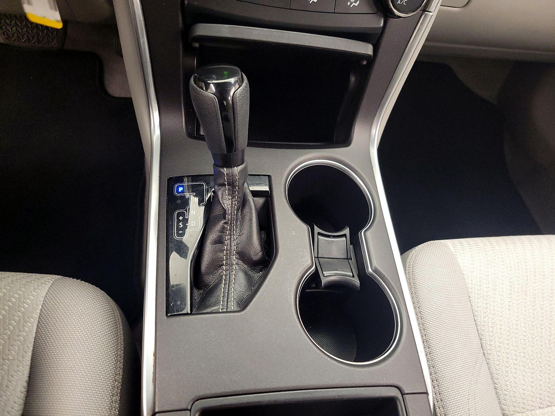 Thumbnail: 2016 Toyota Camry - 17
