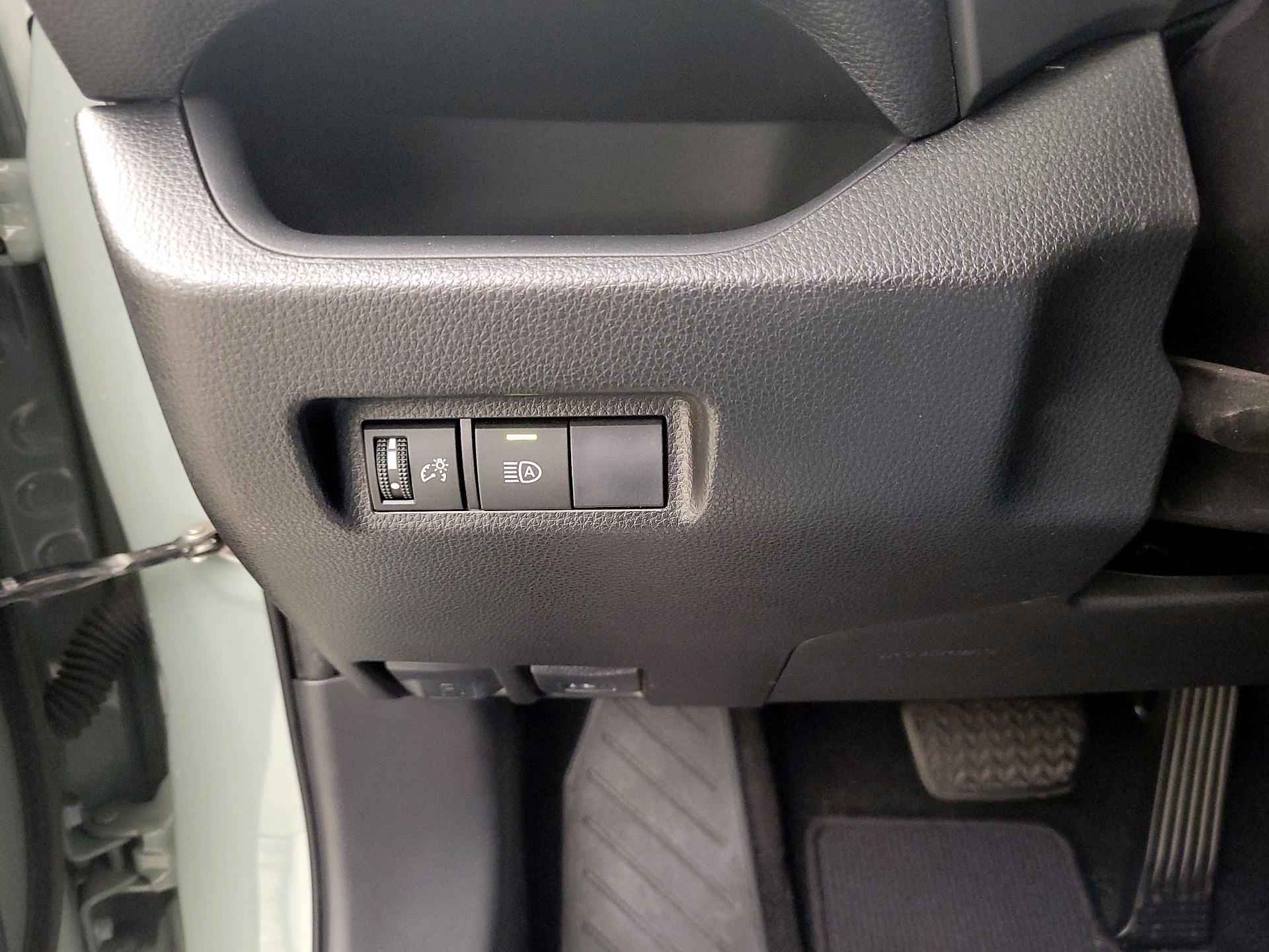 Thumbnail: 2019 Toyota RAV4 - 11