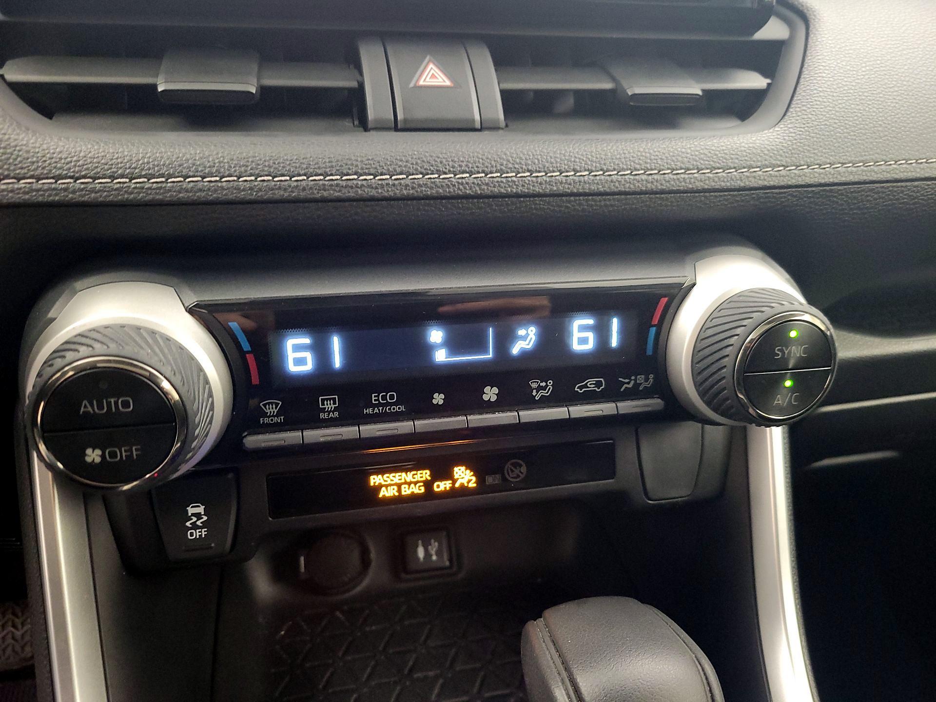 Thumbnail: 2019 Toyota RAV4 - 14