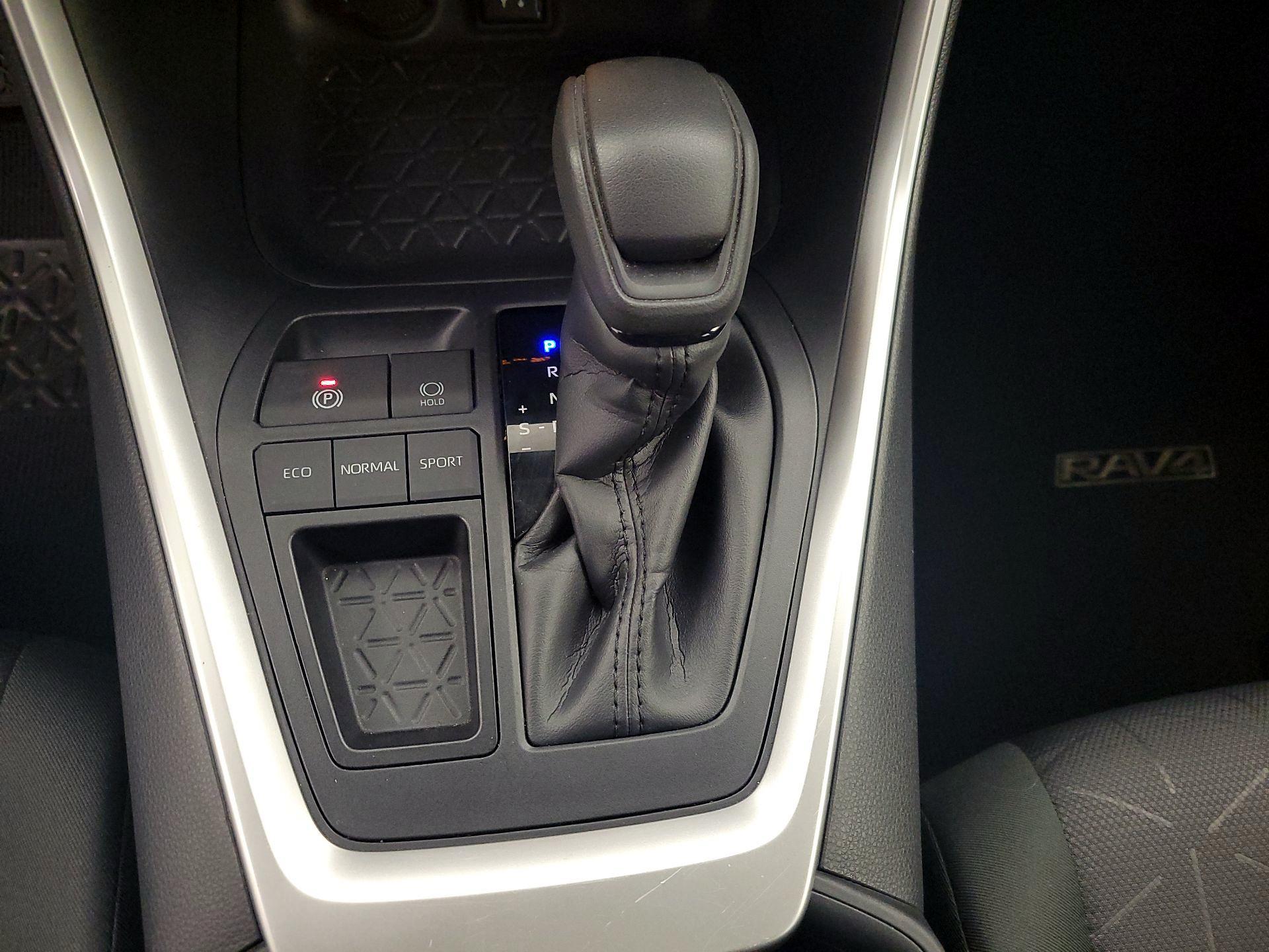 Thumbnail: 2019 Toyota RAV4 - 15