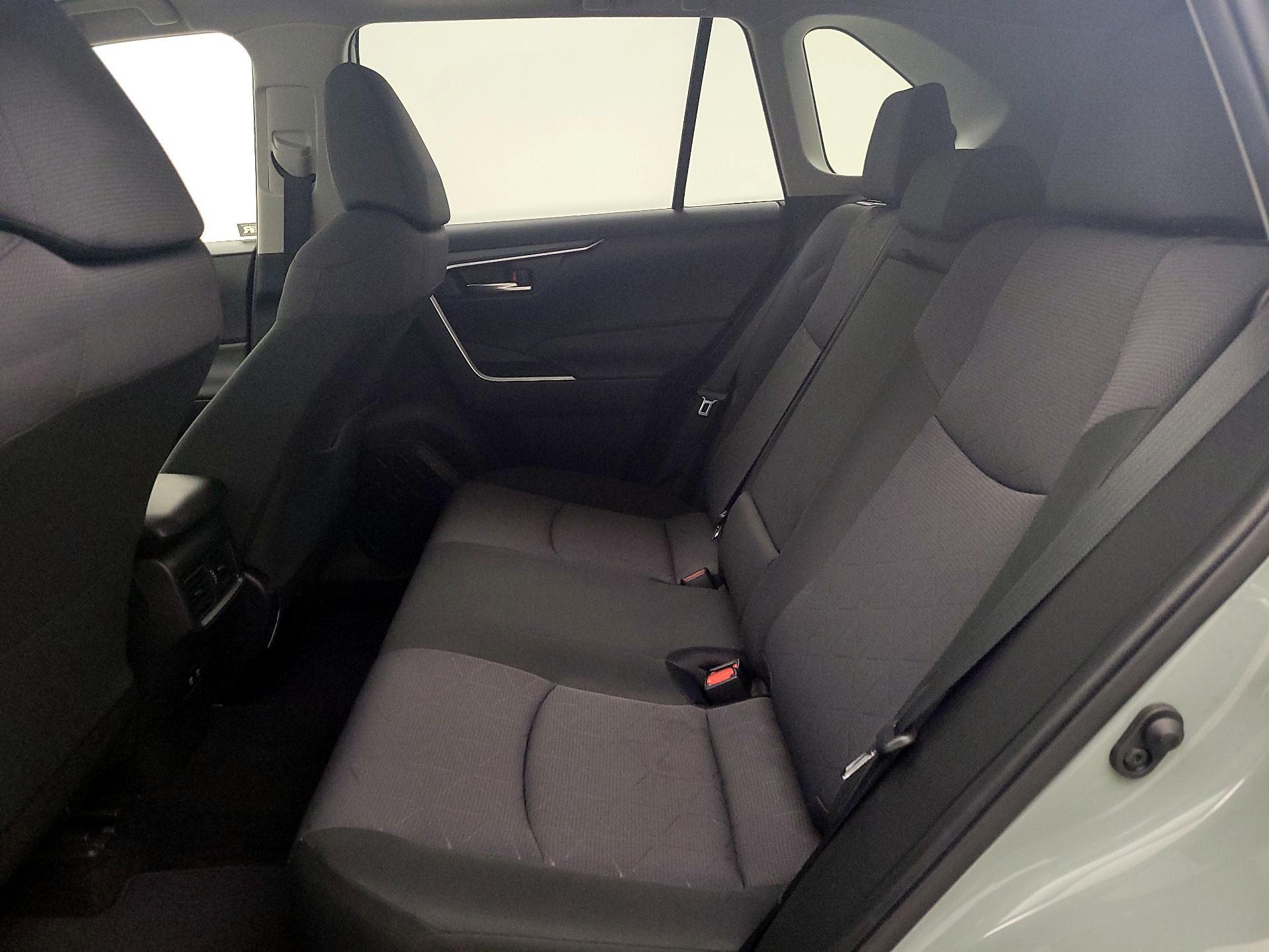 Thumbnail: 2019 Toyota RAV4 - 18