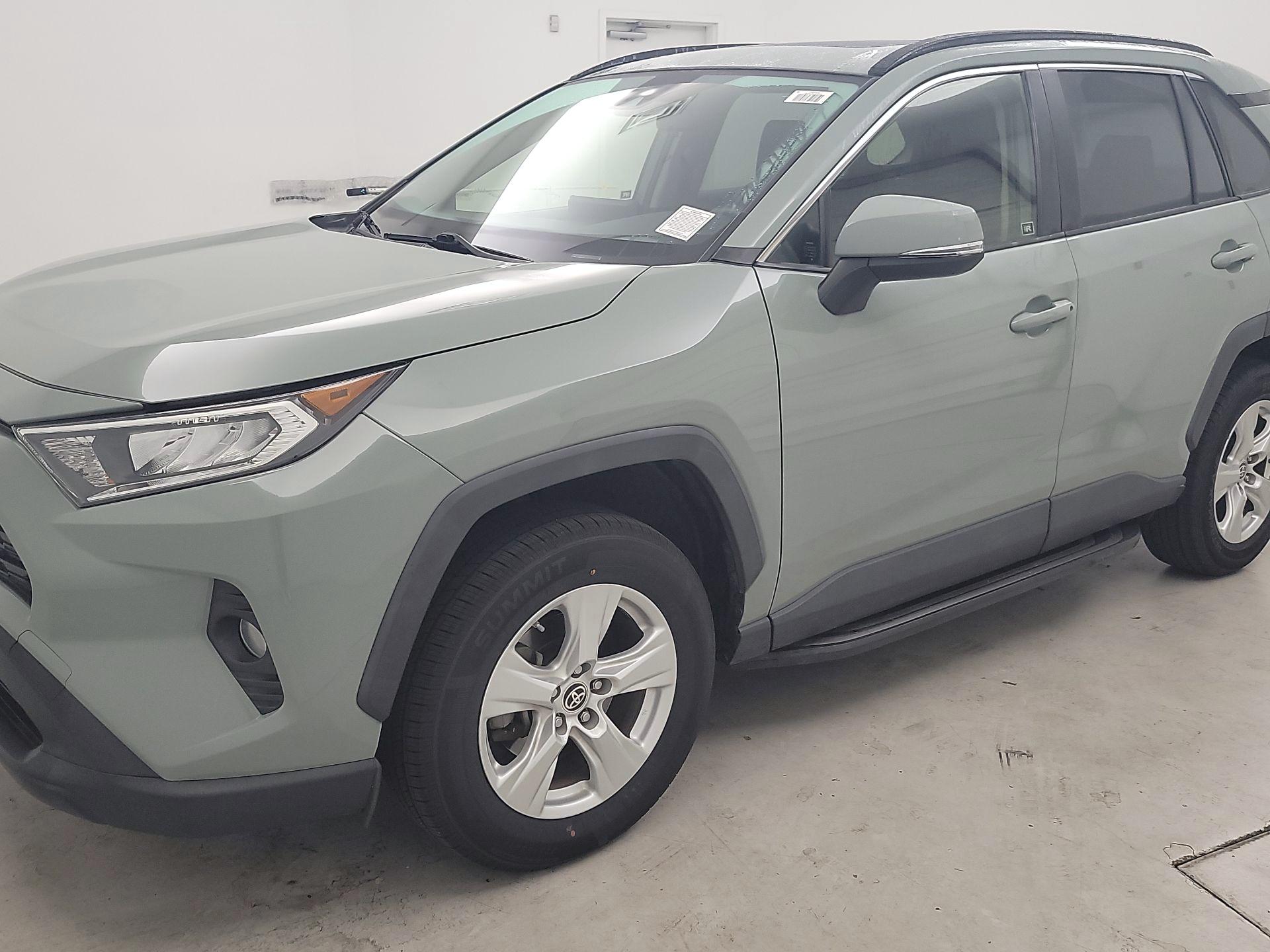 Thumbnail: 2019 Toyota RAV4 - 3