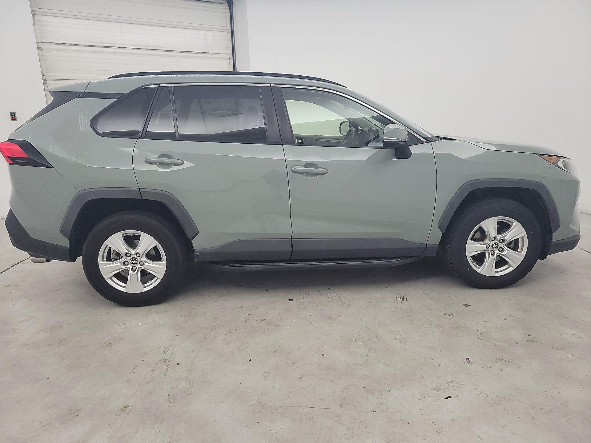 Thumbnail: 2019 Toyota RAV4 - 4