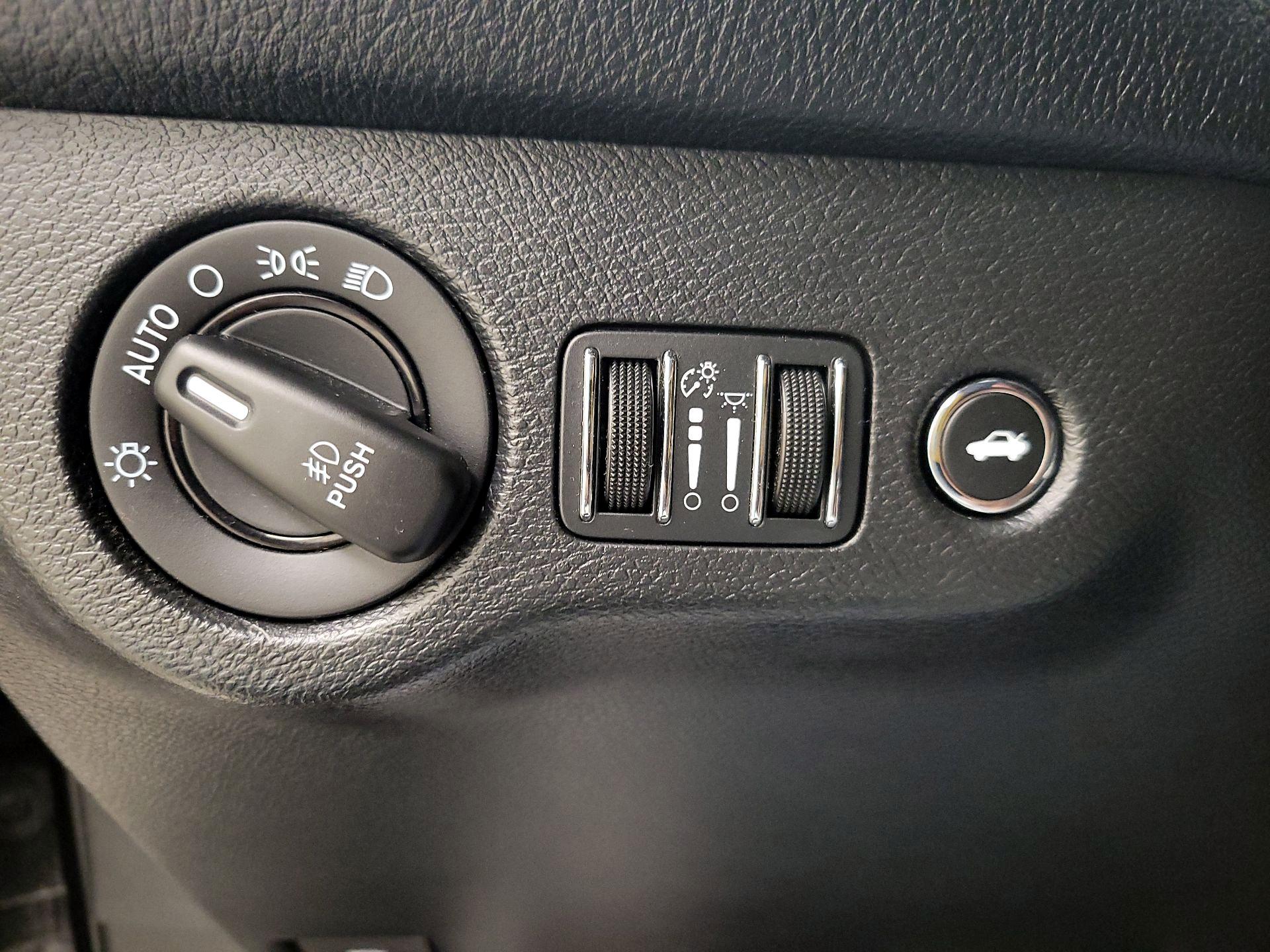 Thumbnail: 2016 Dodge Challenger - 13