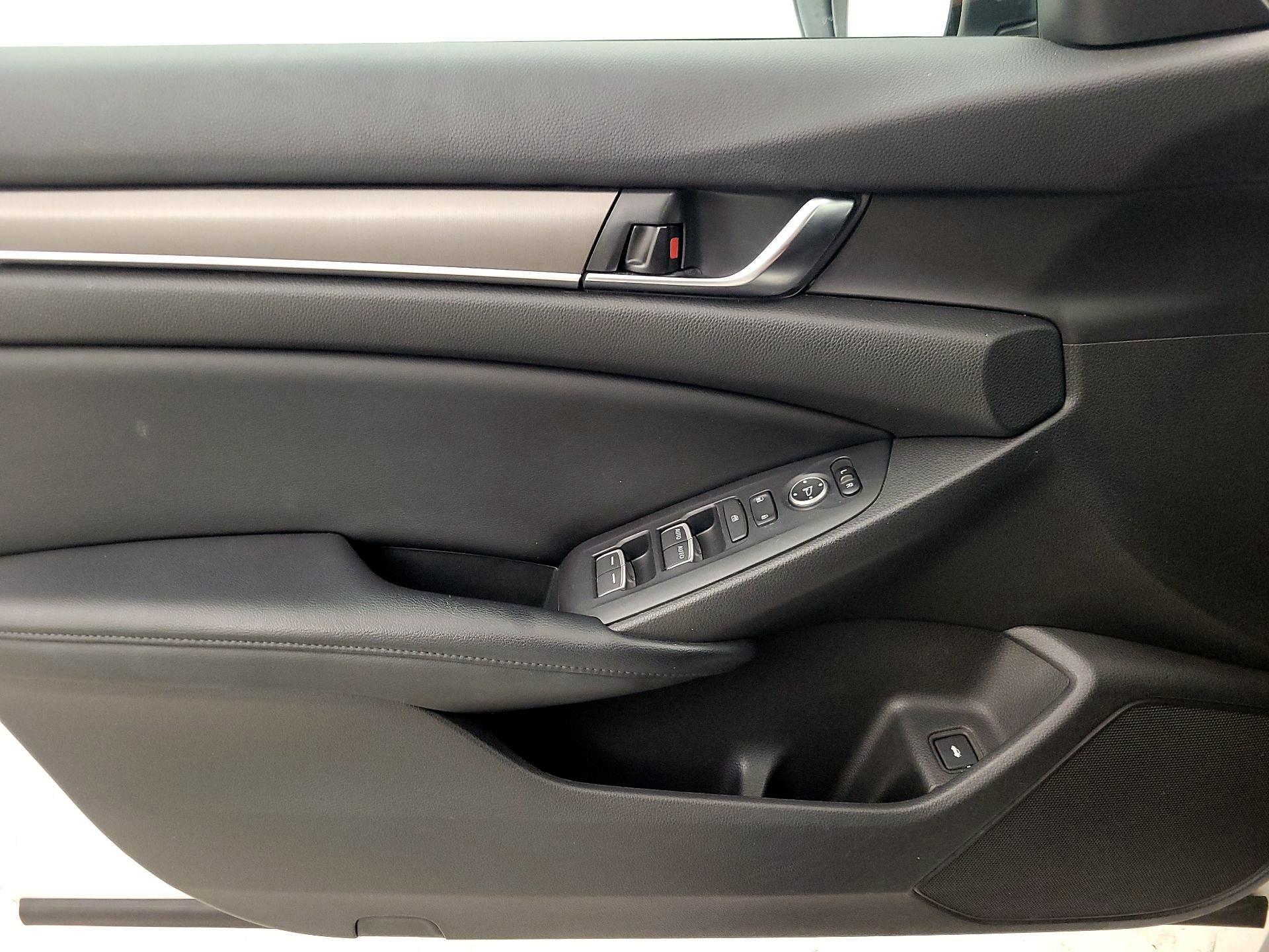 Thumbnail: 2018 Honda Accord - 12