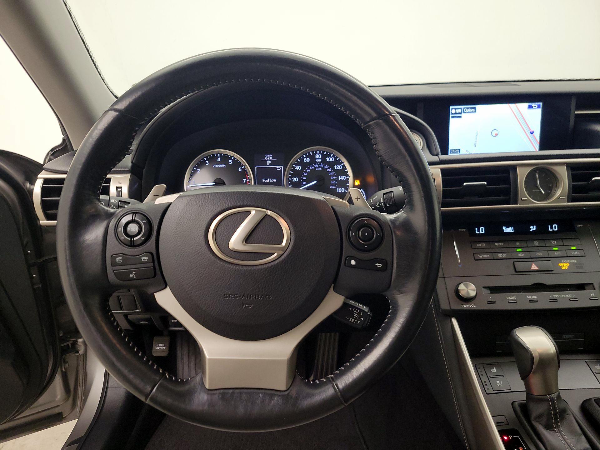 Thumbnail: 2015 Lexus IS - 10