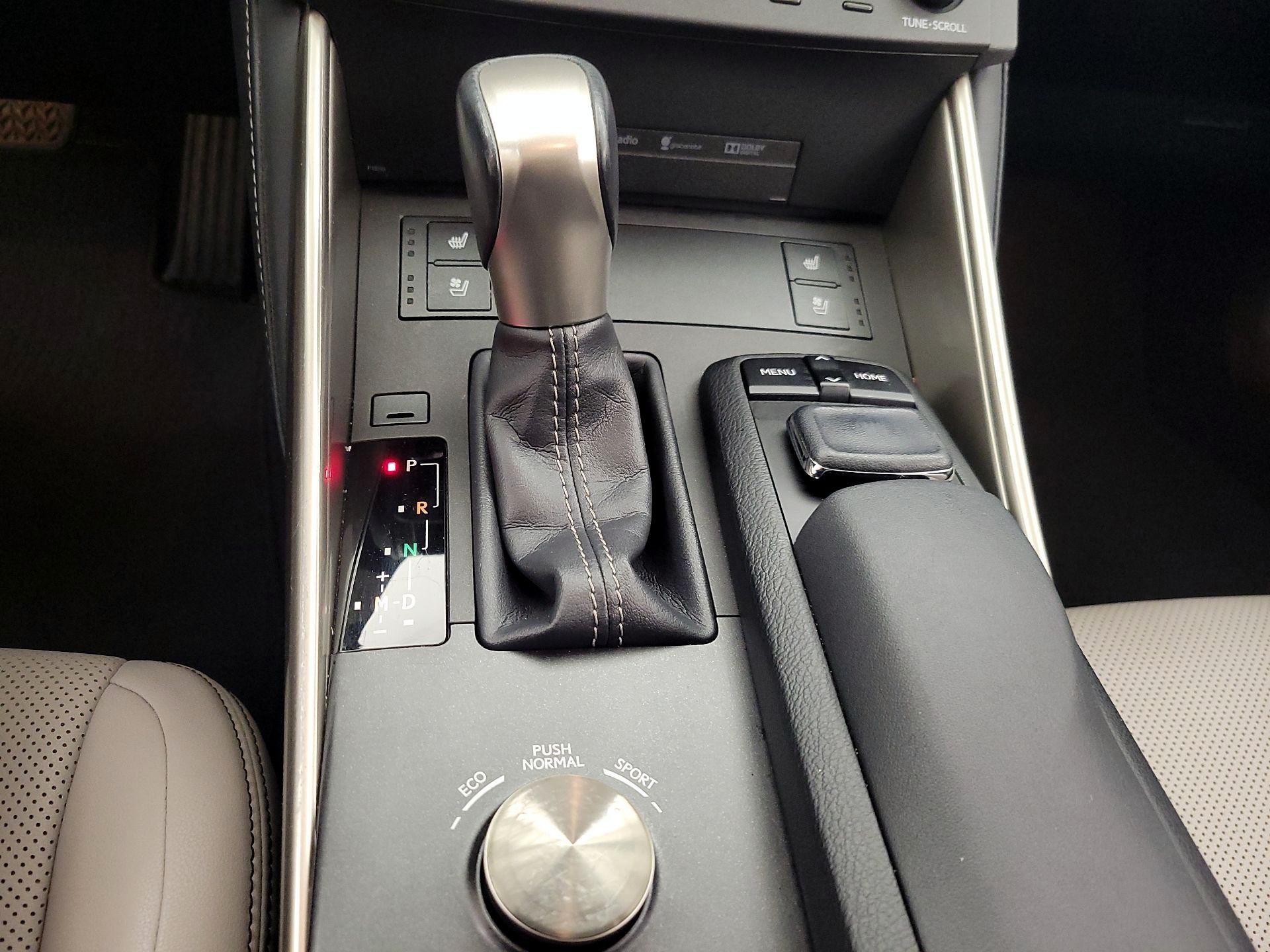 Thumbnail: 2015 Lexus IS - 18