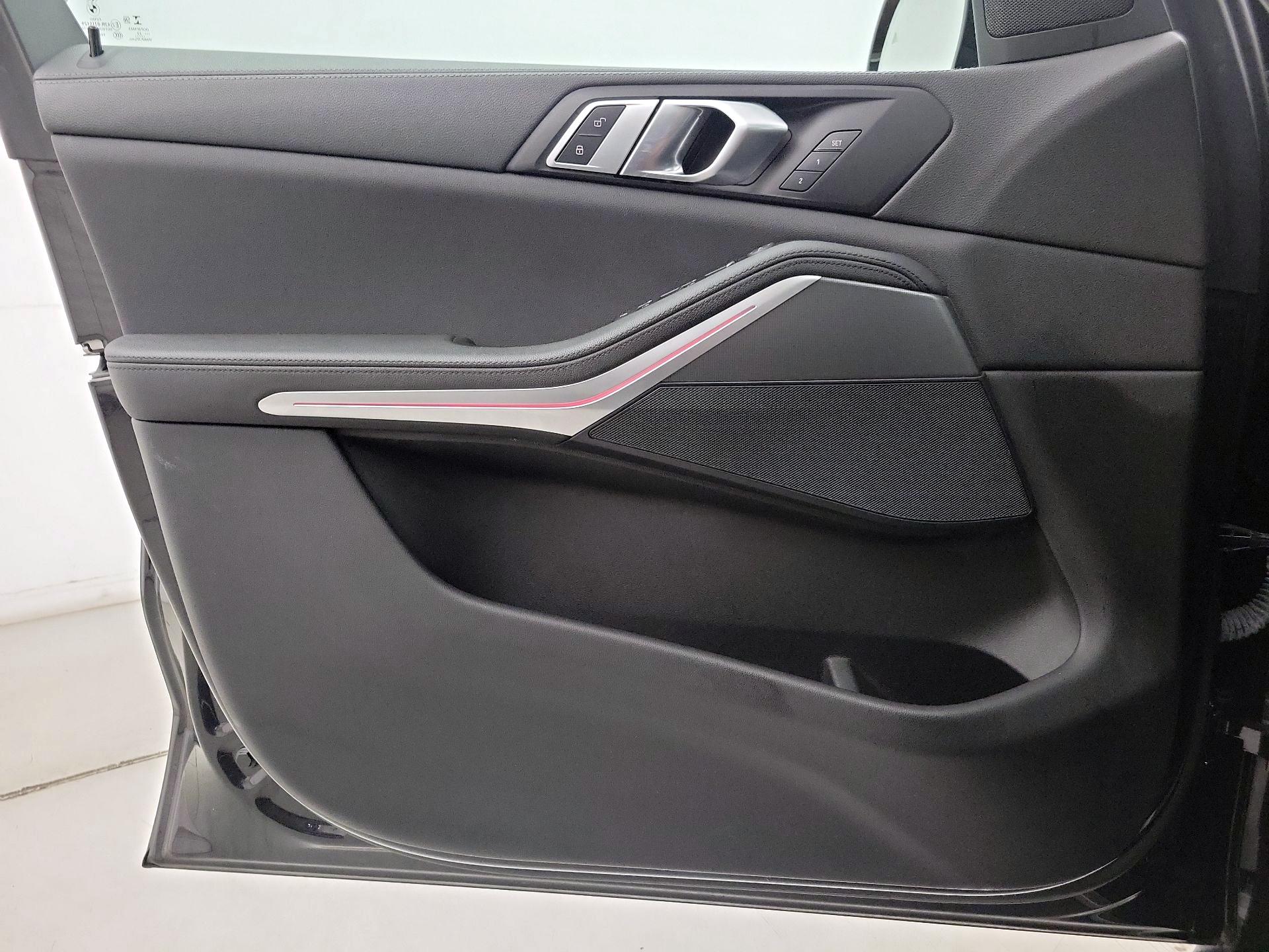 Thumbnail: 2022 BMW X5 - 12
