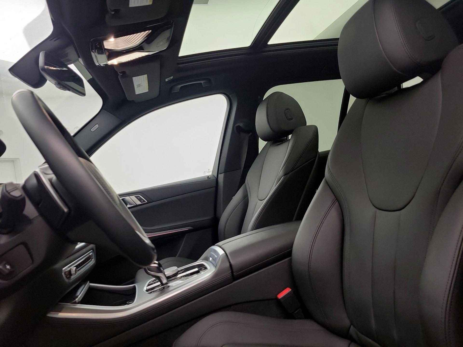Thumbnail: 2022 BMW X5 - 20