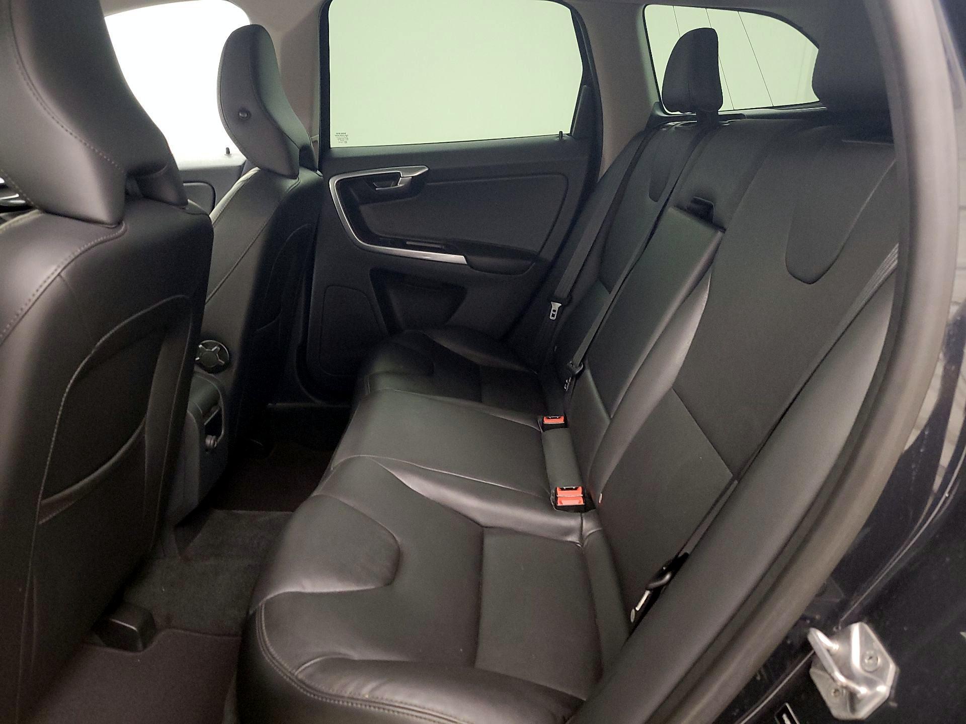 Thumbnail: 2015 Volvo XC60 - 18