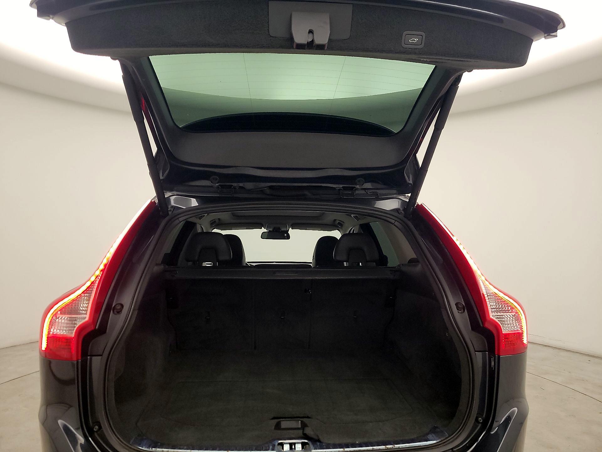 Thumbnail: 2015 Volvo XC60 - 19