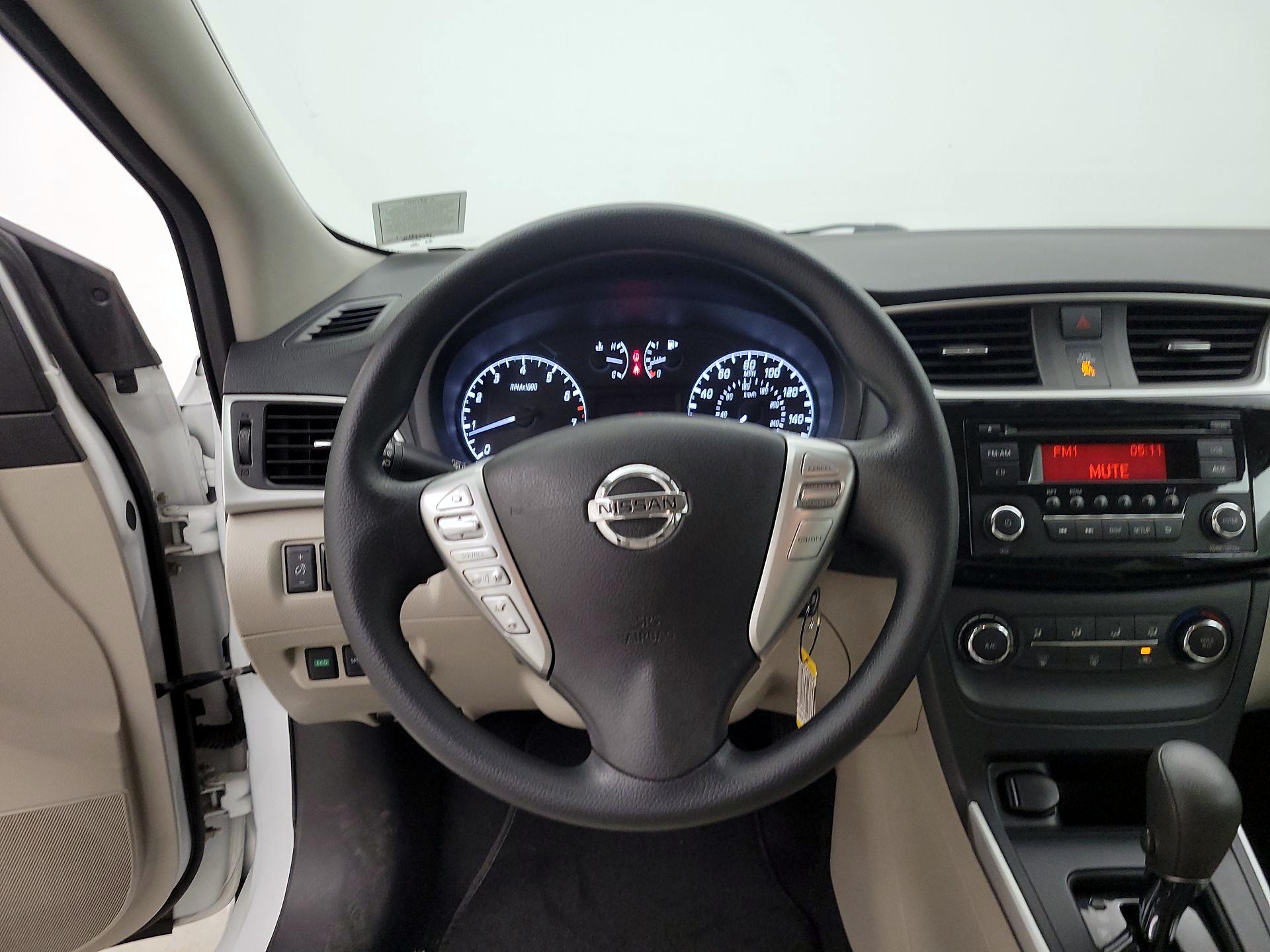 Thumbnail: 2017 Nissan Sentra - 10
