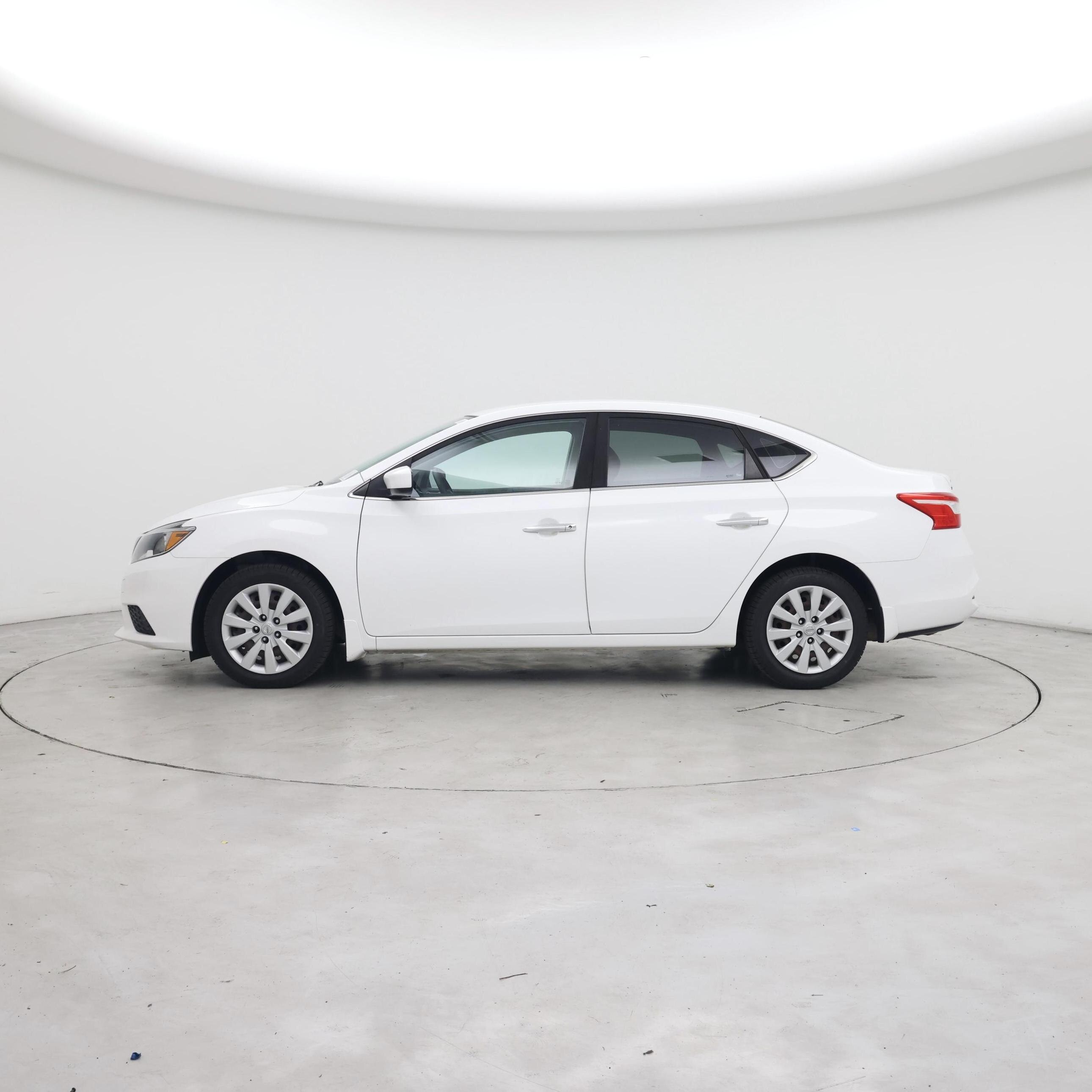 Thumbnail: 2017 Nissan Sentra - 3