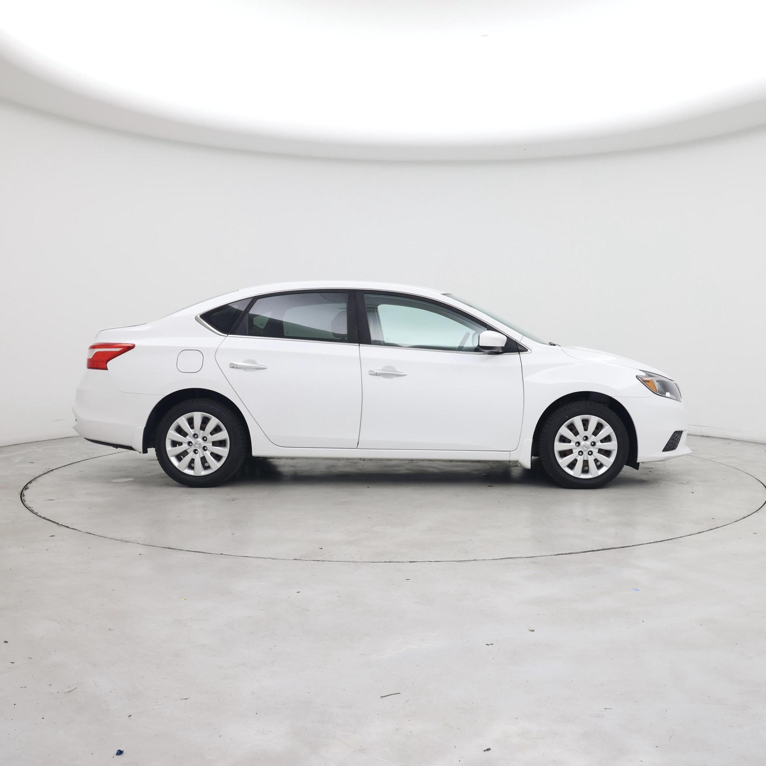 Thumbnail: 2017 Nissan Sentra - 7