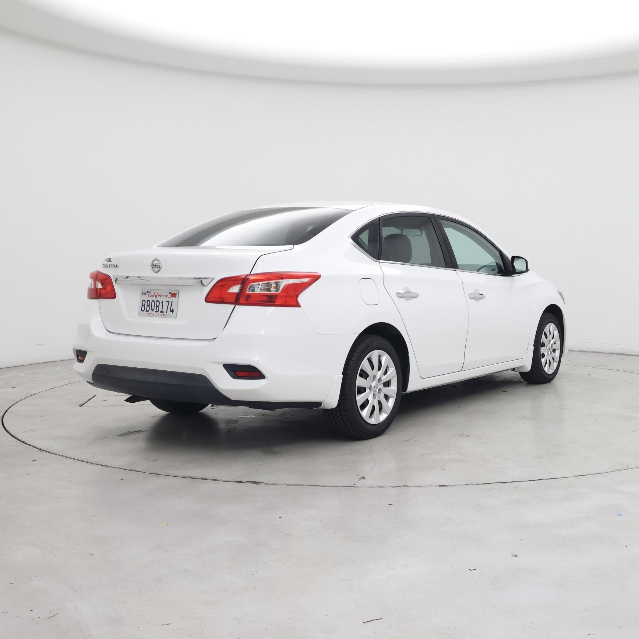 Thumbnail: 2017 Nissan Sentra - 8