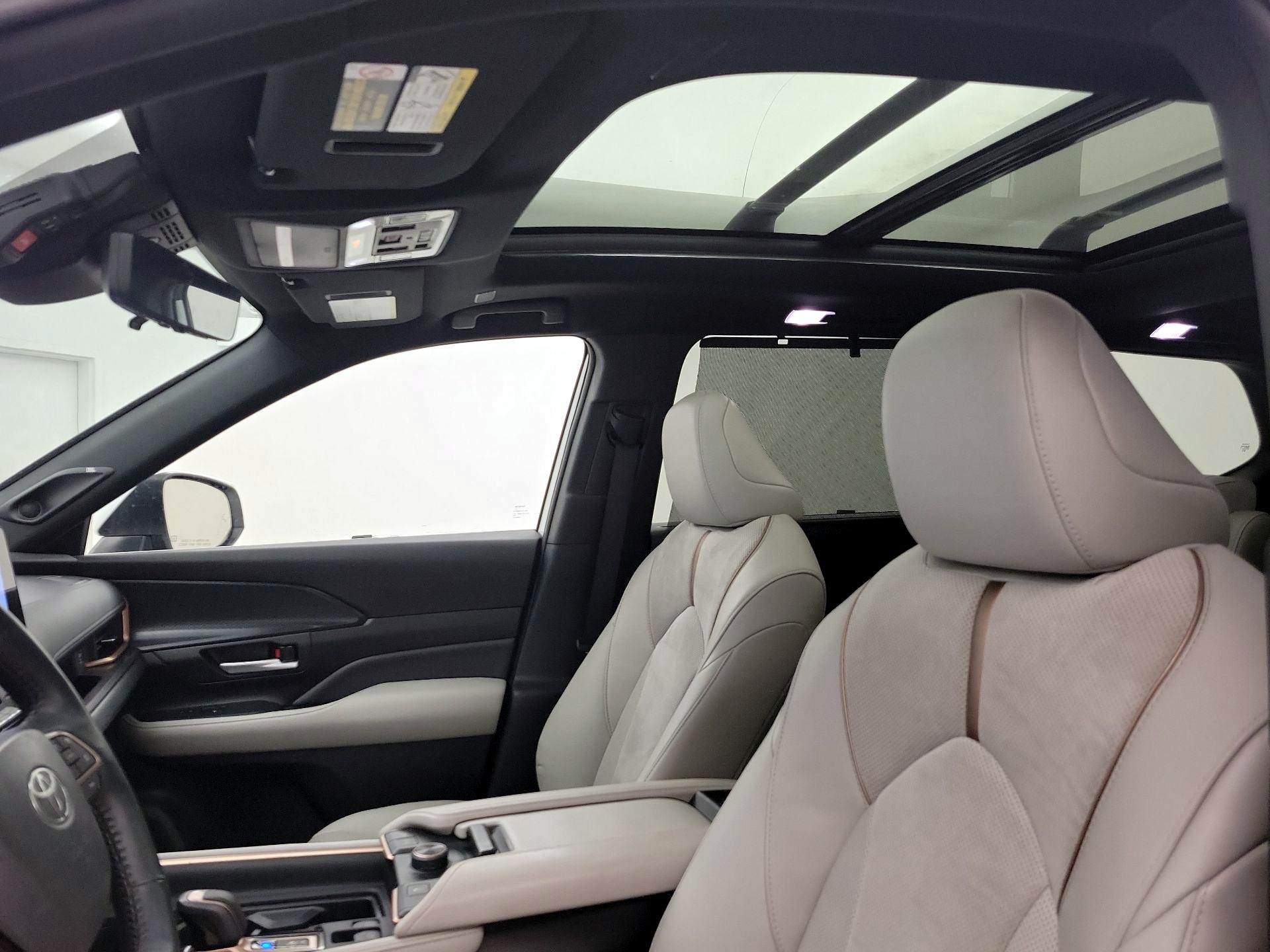 Thumbnail: 2024 Toyota Highlander - 19