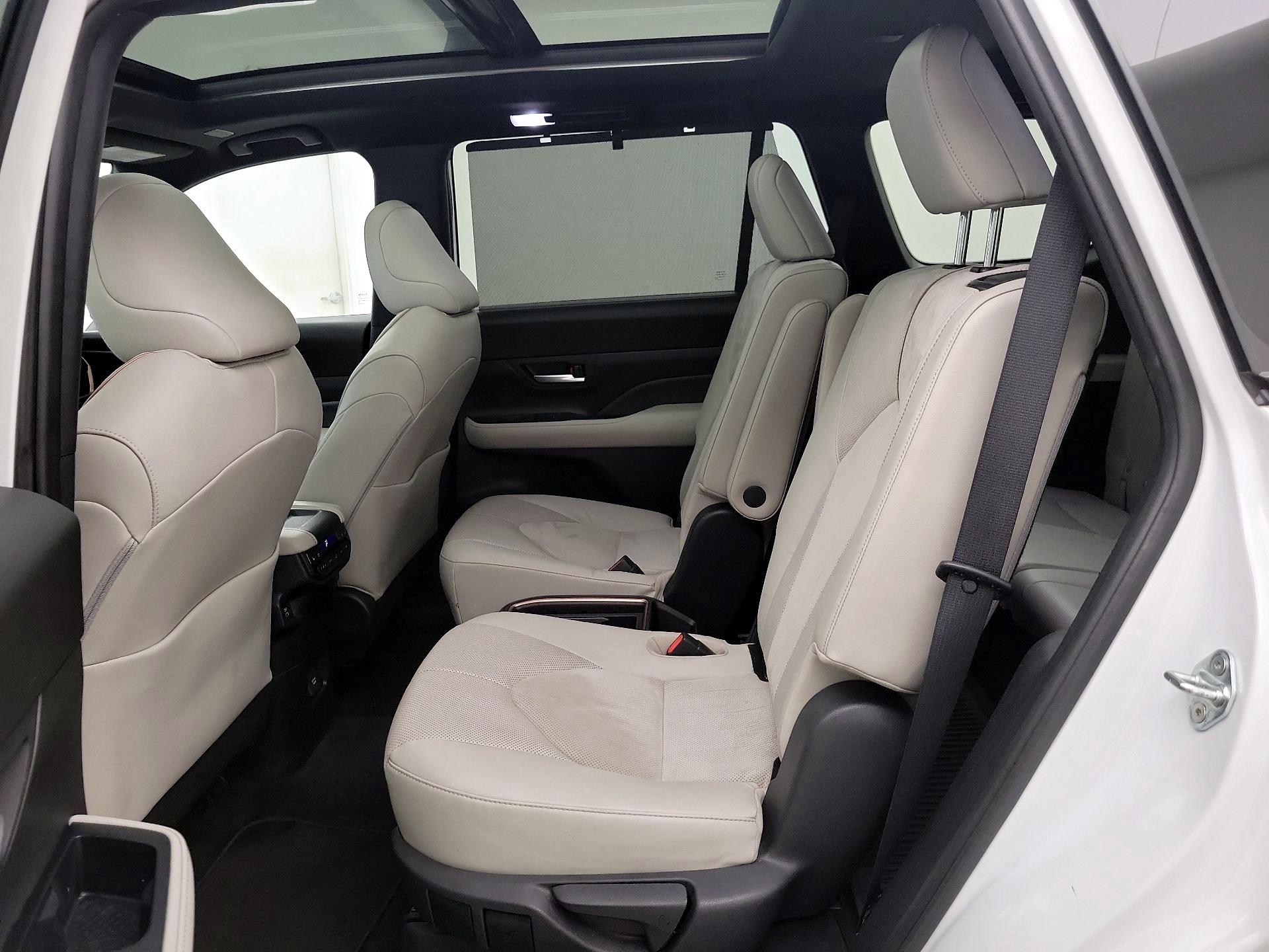 Thumbnail: 2024 Toyota Highlander - 20