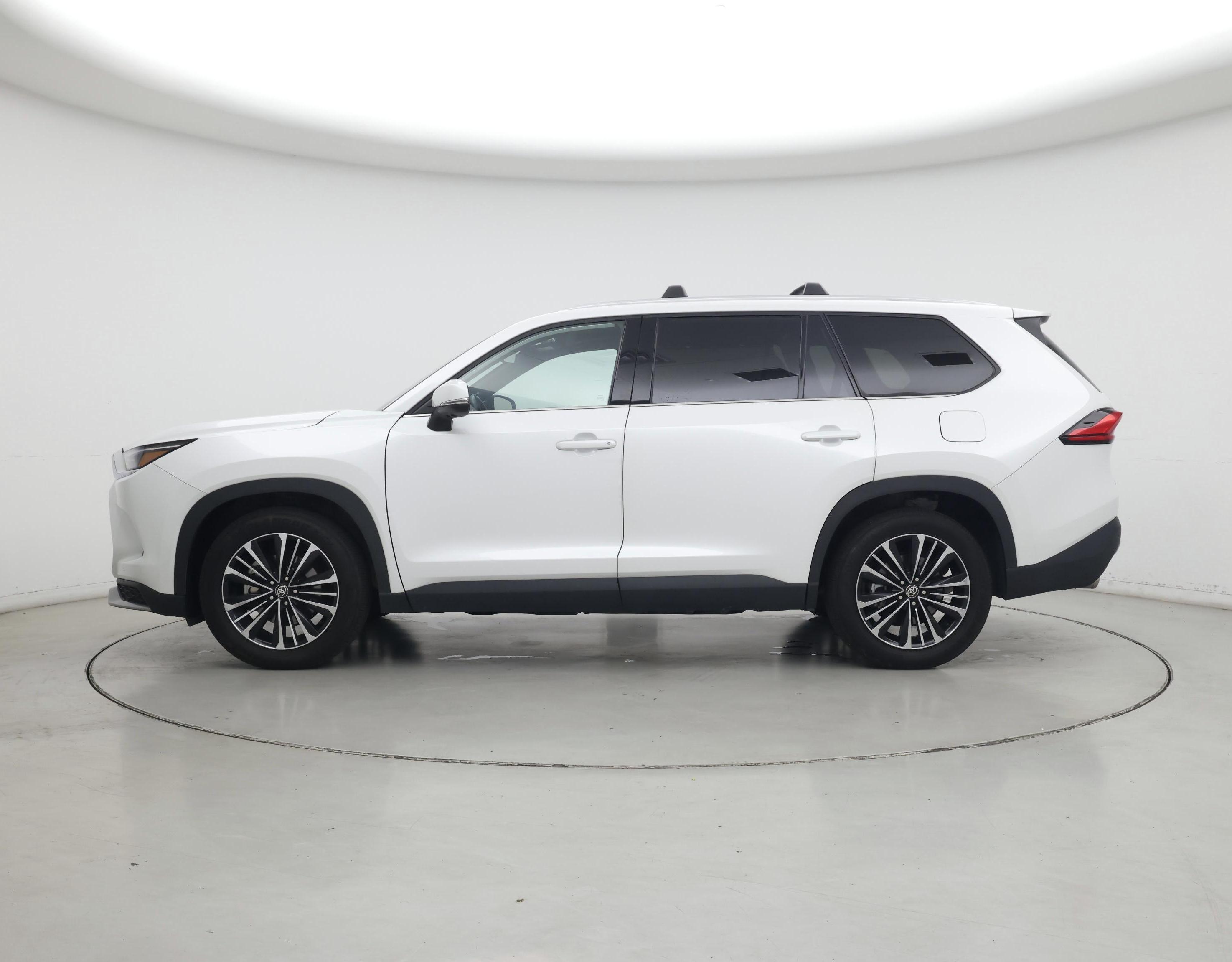 Thumbnail: 2024 Toyota Highlander - 3
