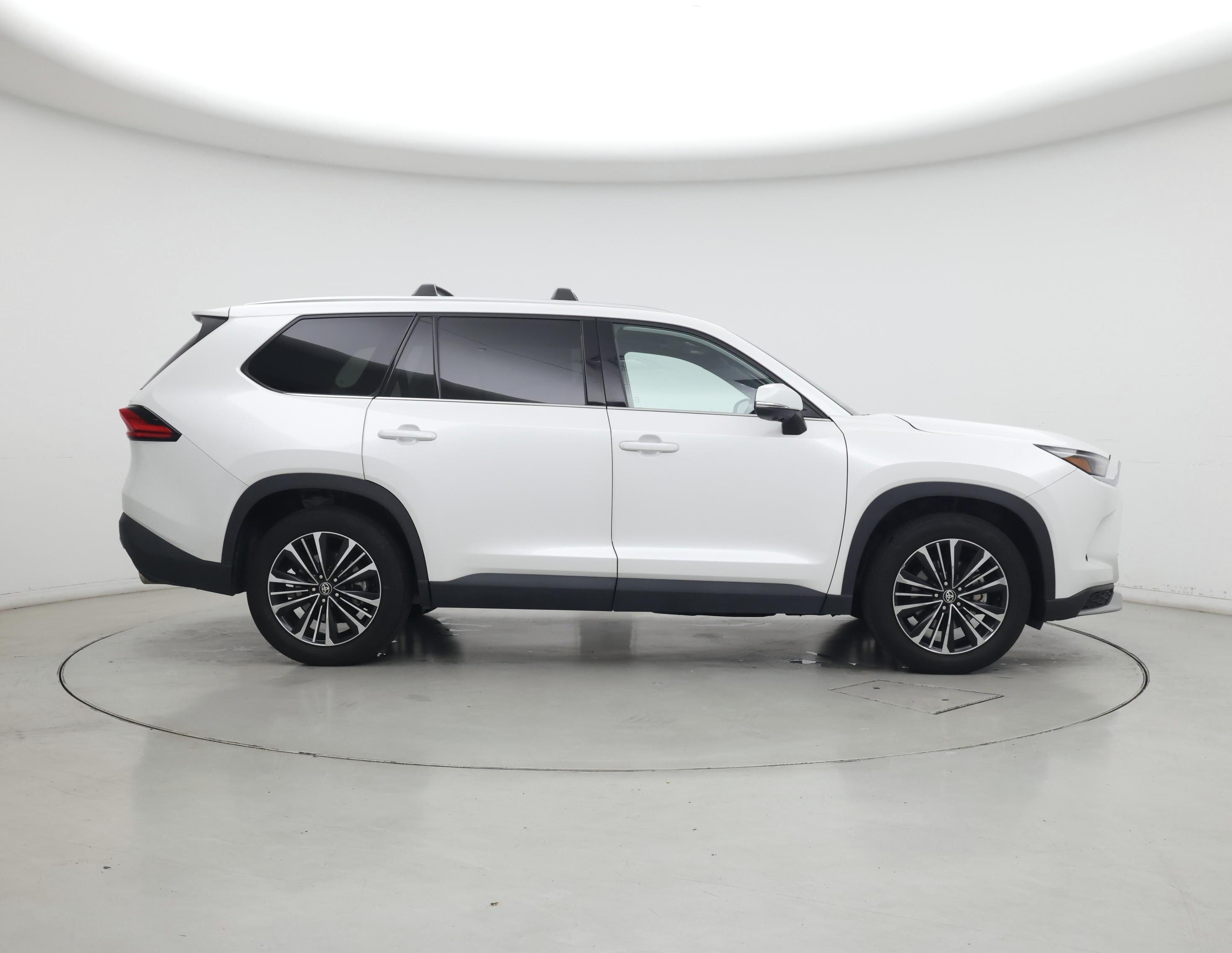 Thumbnail: 2024 Toyota Highlander - 7