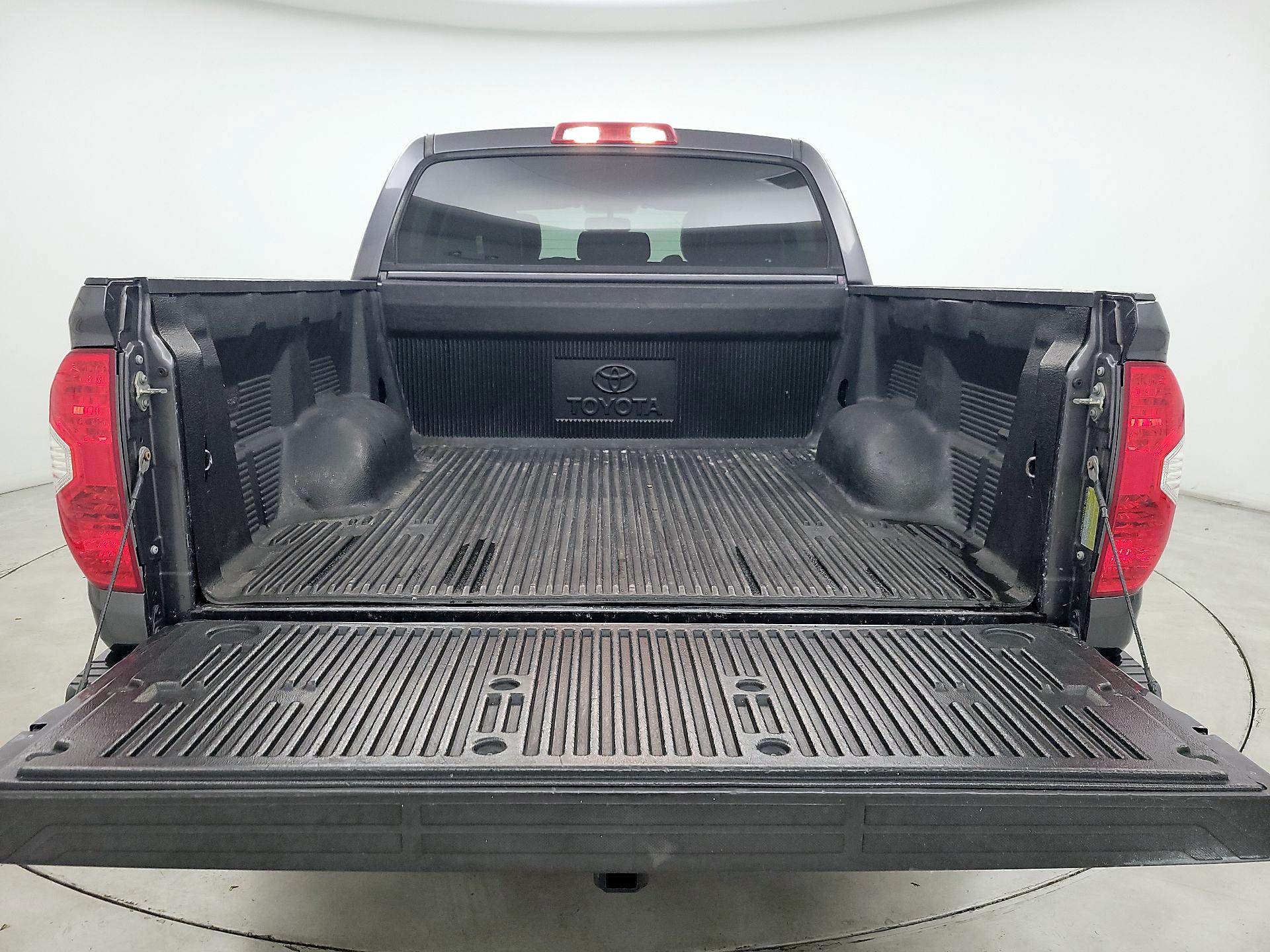 Thumbnail: 2017 Toyota Tundra - 20