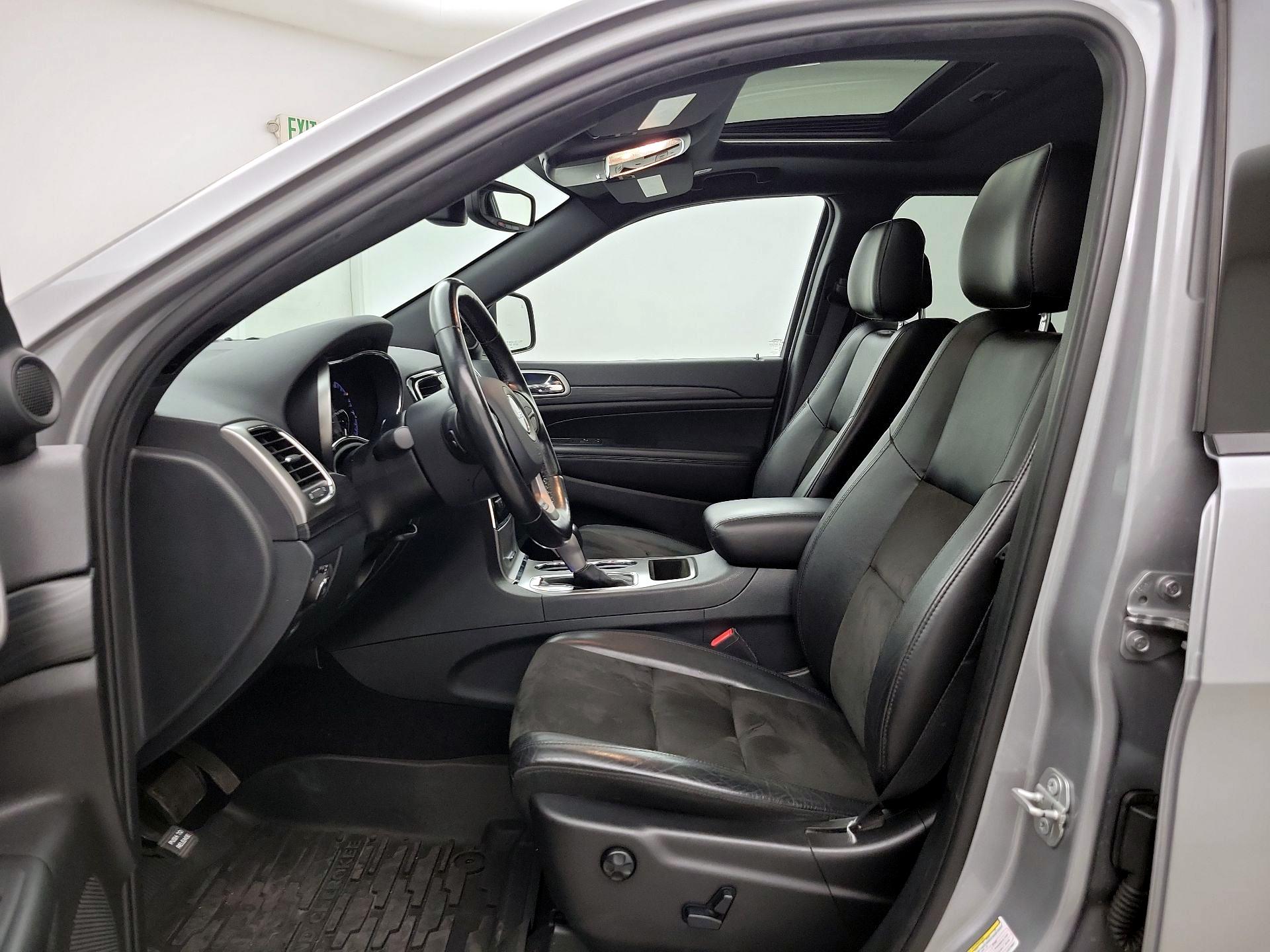 Thumbnail: 2020 Jeep Grand Cherokee - 11