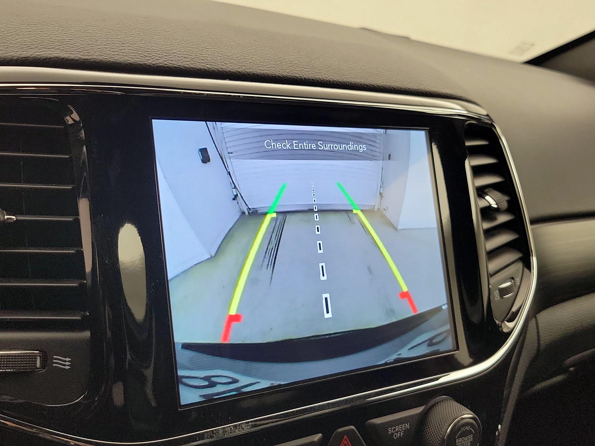 Thumbnail: 2020 Jeep Grand Cherokee - 15