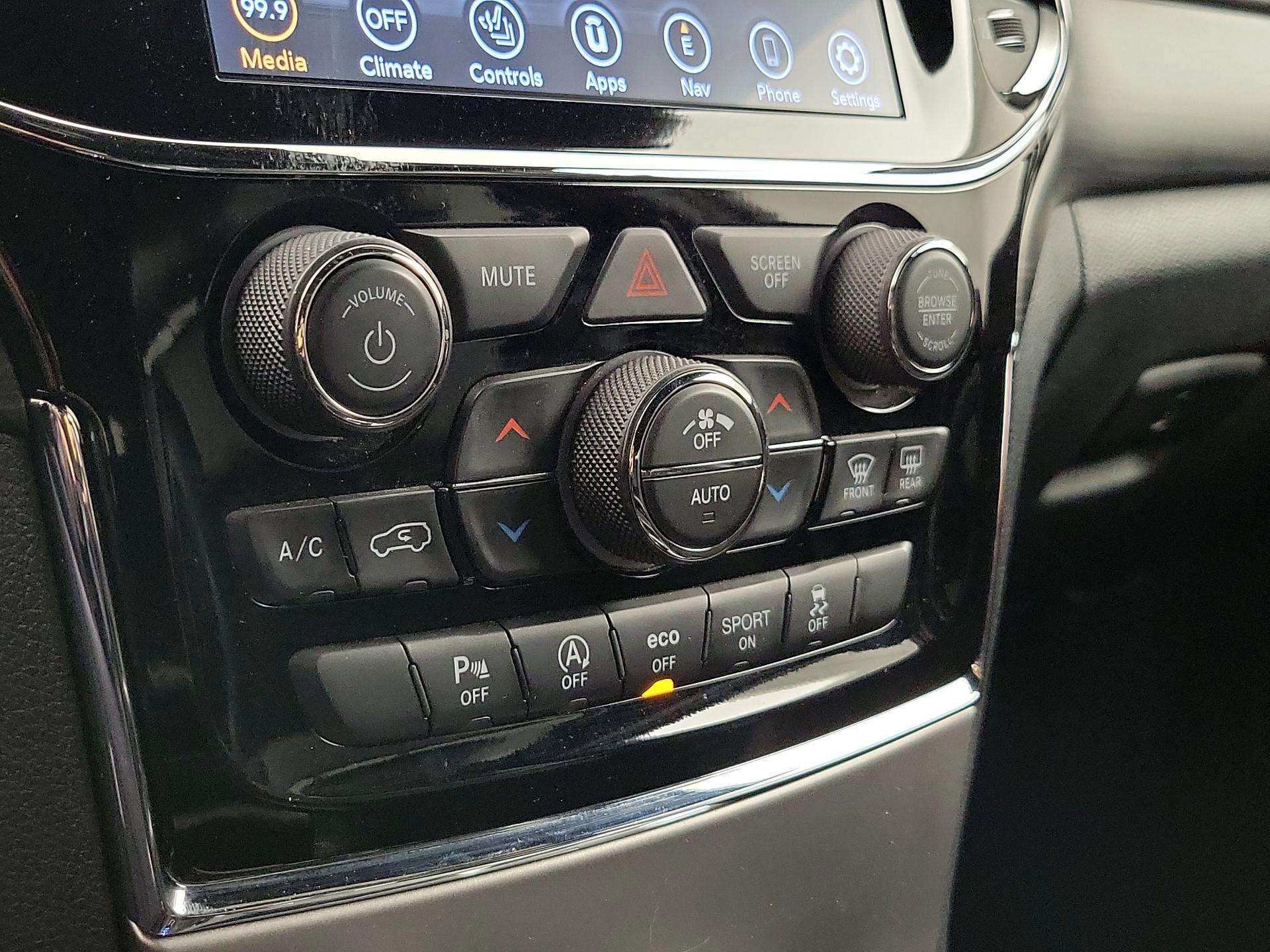 Thumbnail: 2020 Jeep Grand Cherokee - 17