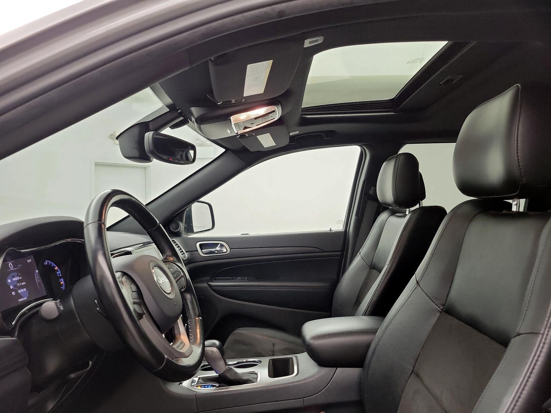 Thumbnail: 2020 Jeep Grand Cherokee - 20