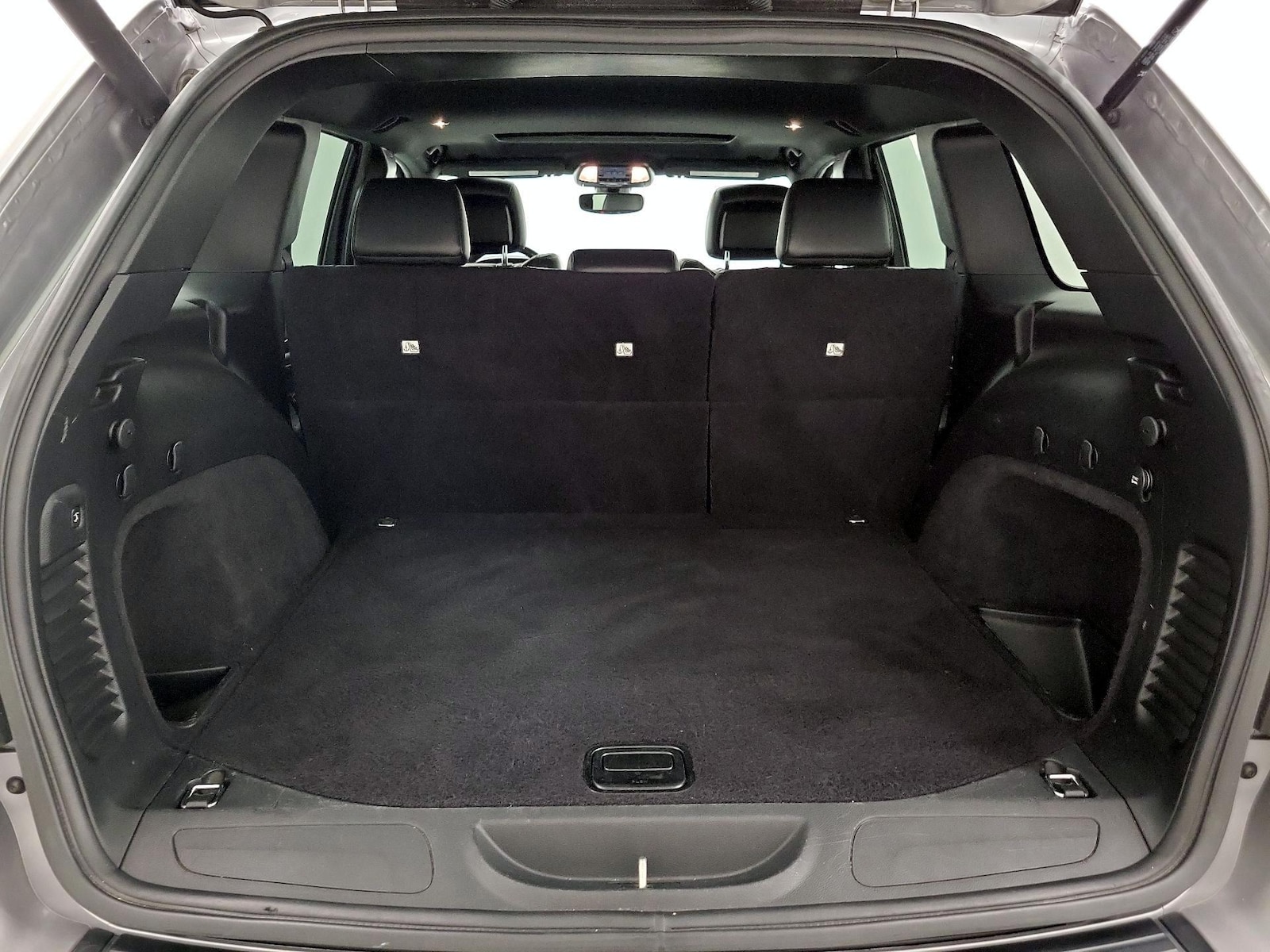 2020 Jeep Grand Cherokee Altitude - Photo 23
