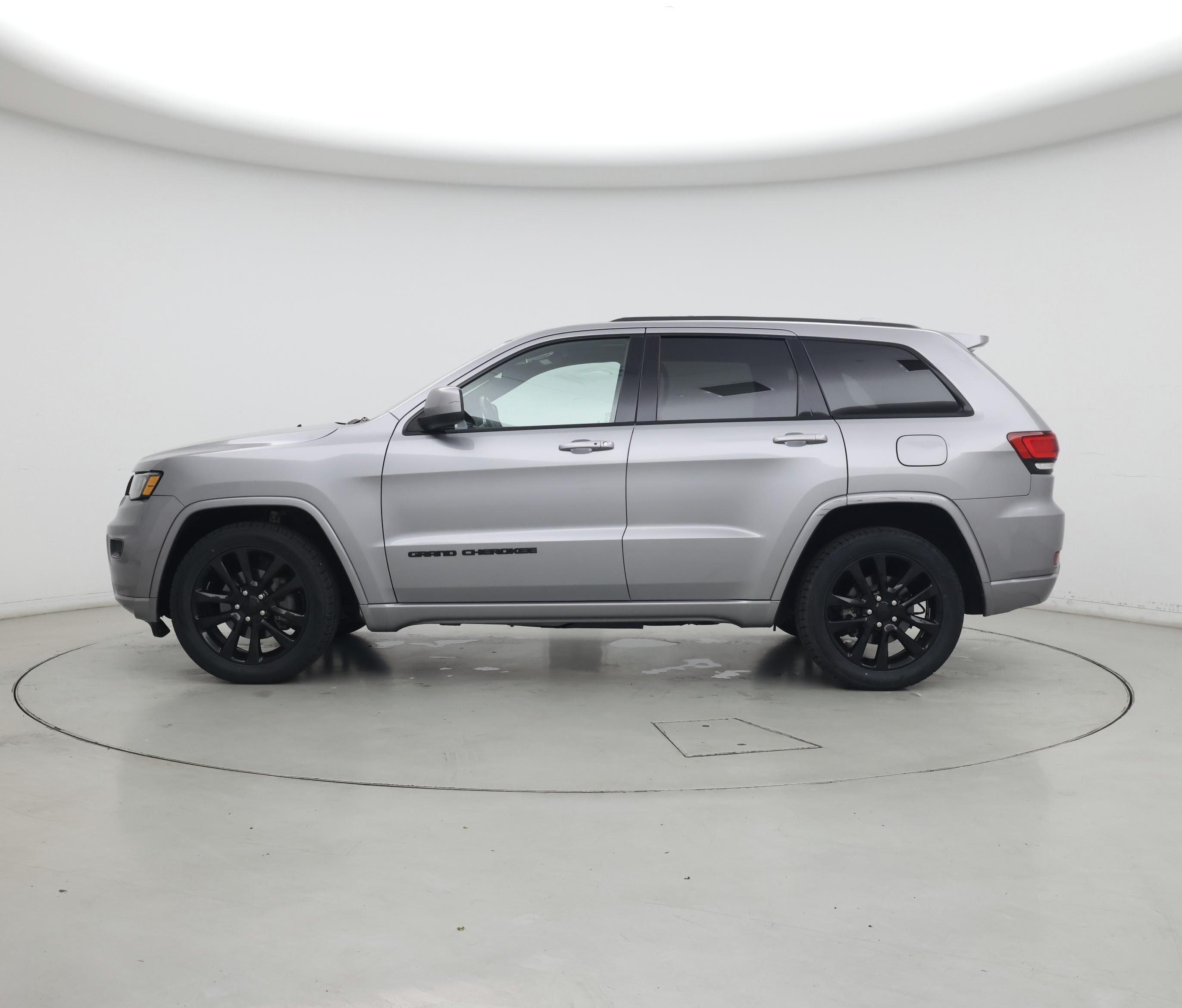 Thumbnail: 2020 Jeep Grand Cherokee - 3